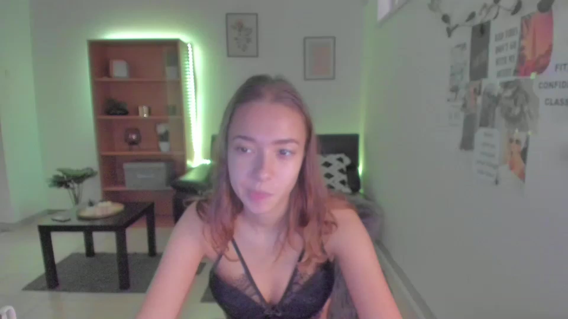 Gallery image thumbnail from Lara_lust18's myfreecams stream on, 03/14/2023, 12:41 image 4 of 20