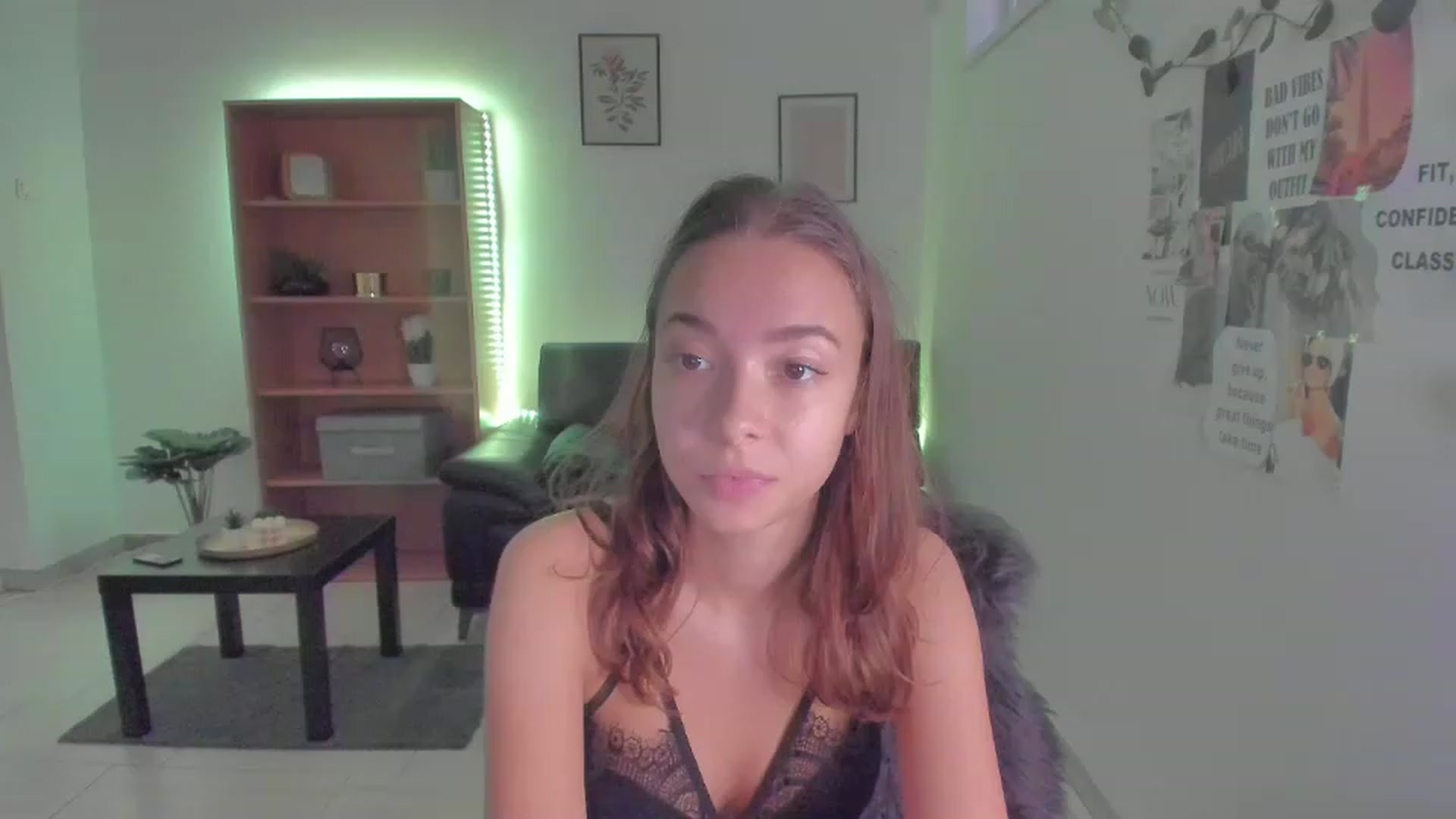 Gallery image thumbnail from Lara_lust18's myfreecams stream on, 03/14/2023, 12:41 image 19 of 20