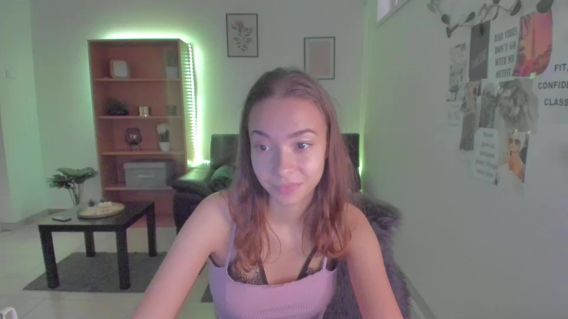 Gallery image thumbnail from Lara_lust18's myfreecams stream on, 03/14/2023, 12:41 image 10 of 20