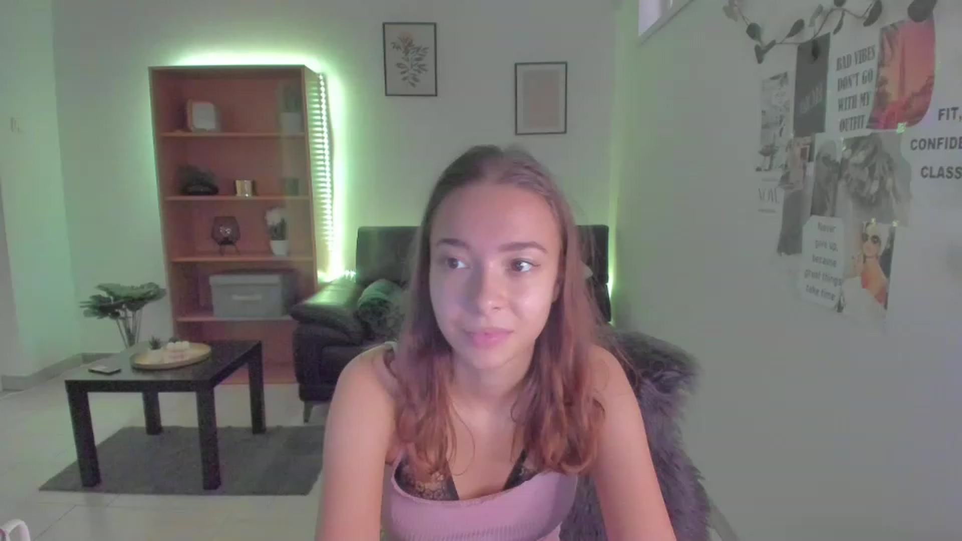 Gallery image thumbnail from Lara_lust18's myfreecams stream on, 03/14/2023, 12:41 image 11 of 20