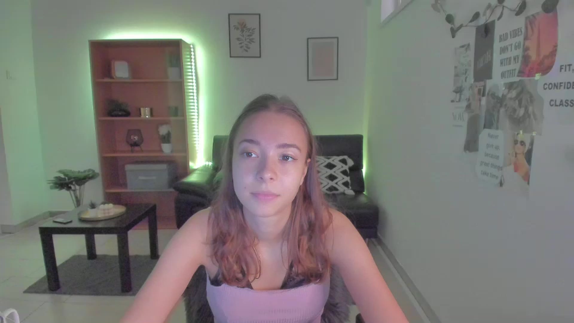 Gallery image thumbnail from Lara_lust18's myfreecams stream on, 03/14/2023, 12:41 image 1 of 20