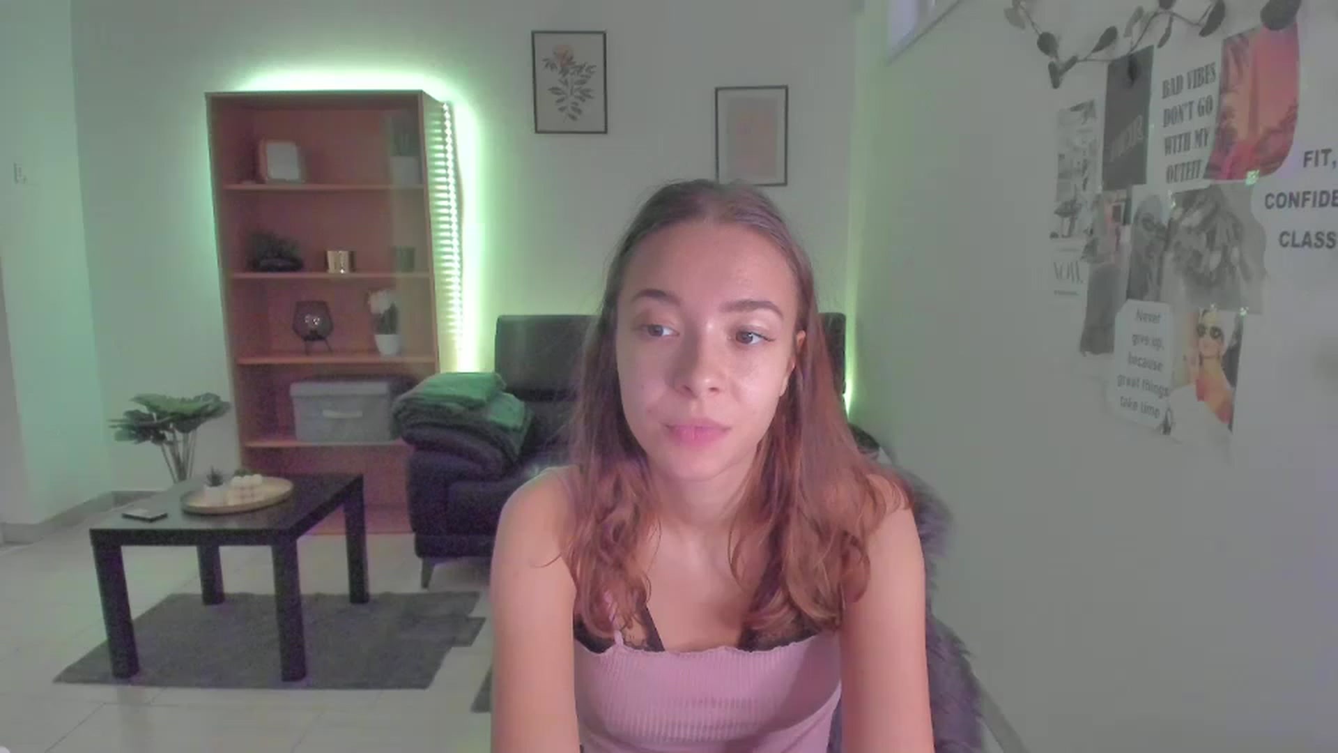 Gallery image thumbnail from Lara_lust18's myfreecams stream on, 03/14/2023, 13:56 image 17 of 20