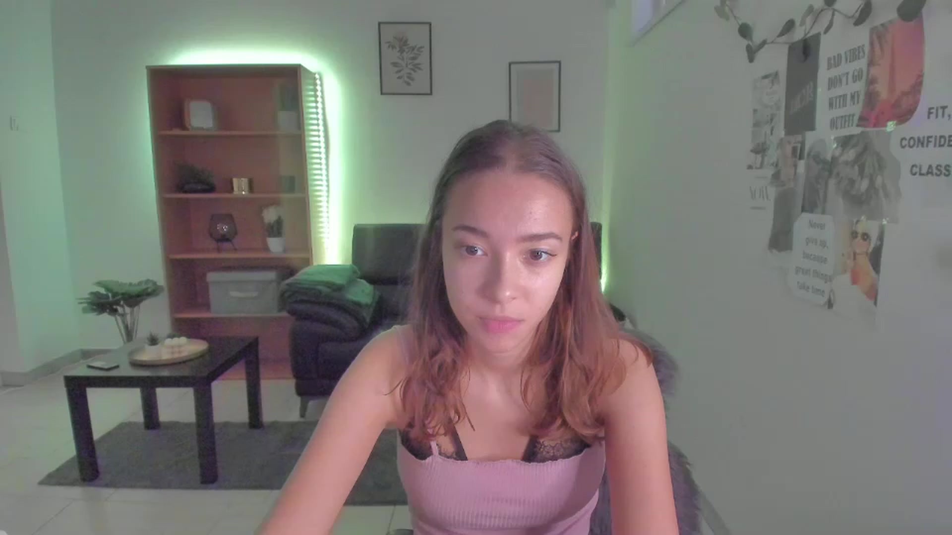Gallery image thumbnail from Lara_lust18's myfreecams stream on, 03/14/2023, 13:56 image 19 of 20