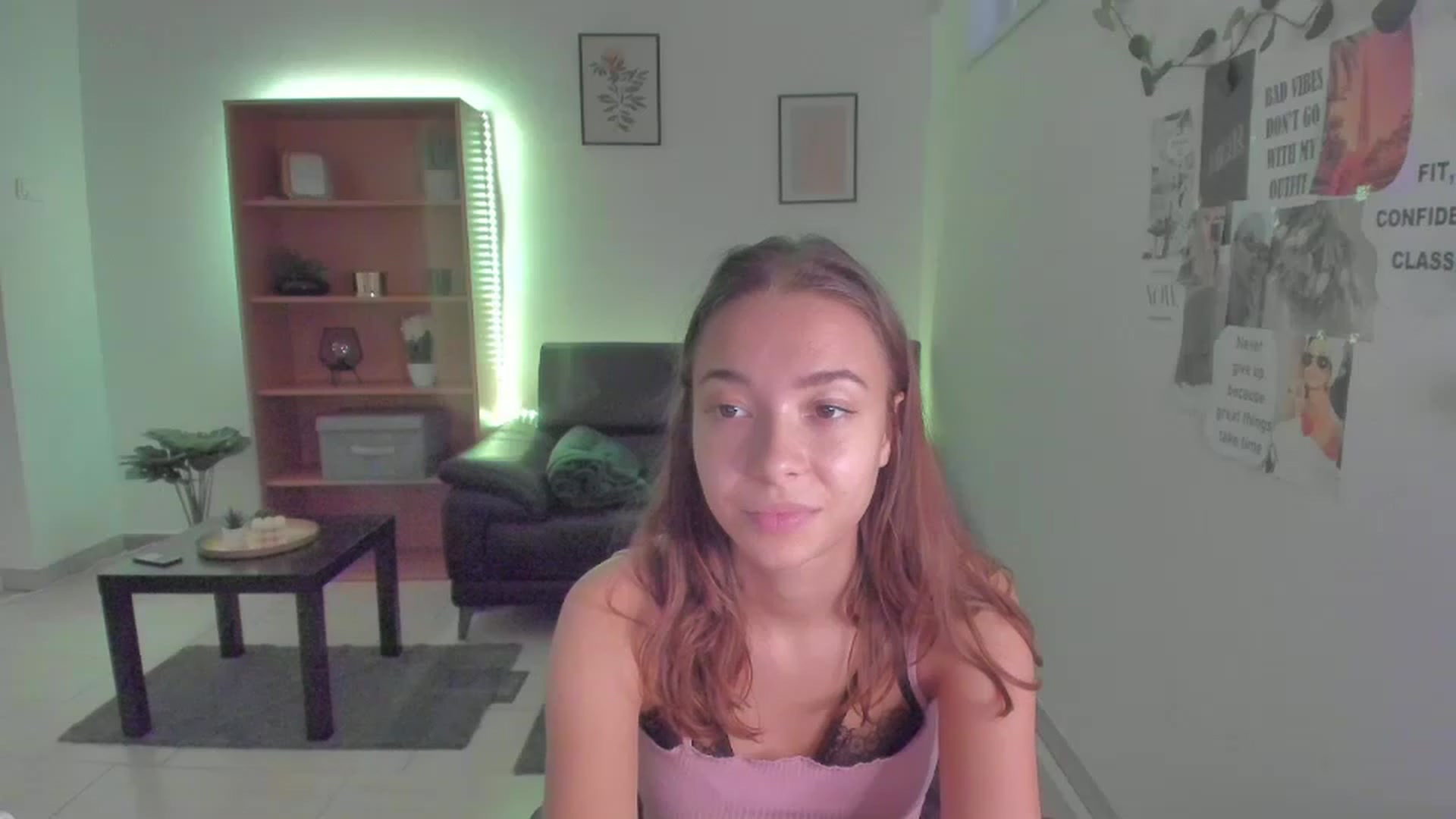 Gallery image thumbnail from Lara_lust18's myfreecams stream on, 03/14/2023, 13:56 image 1 of 20