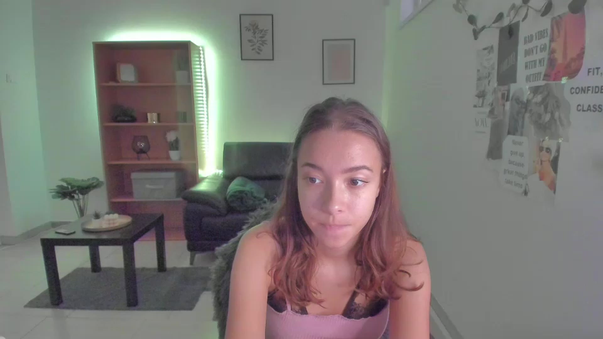 Gallery image thumbnail from Lara_lust18's myfreecams stream on, 03/14/2023, 13:56 image 5 of 20