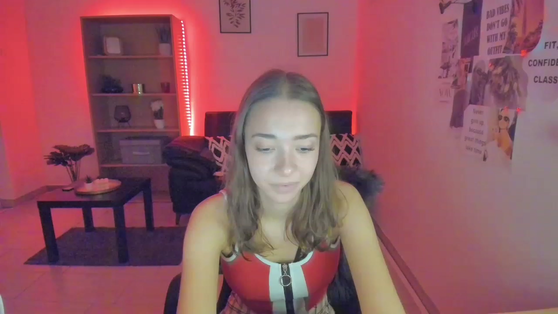 Gallery image thumbnail from Lara_lust18's myfreecams stream on, 03/15/2023, 12:37 image 4 of 20
