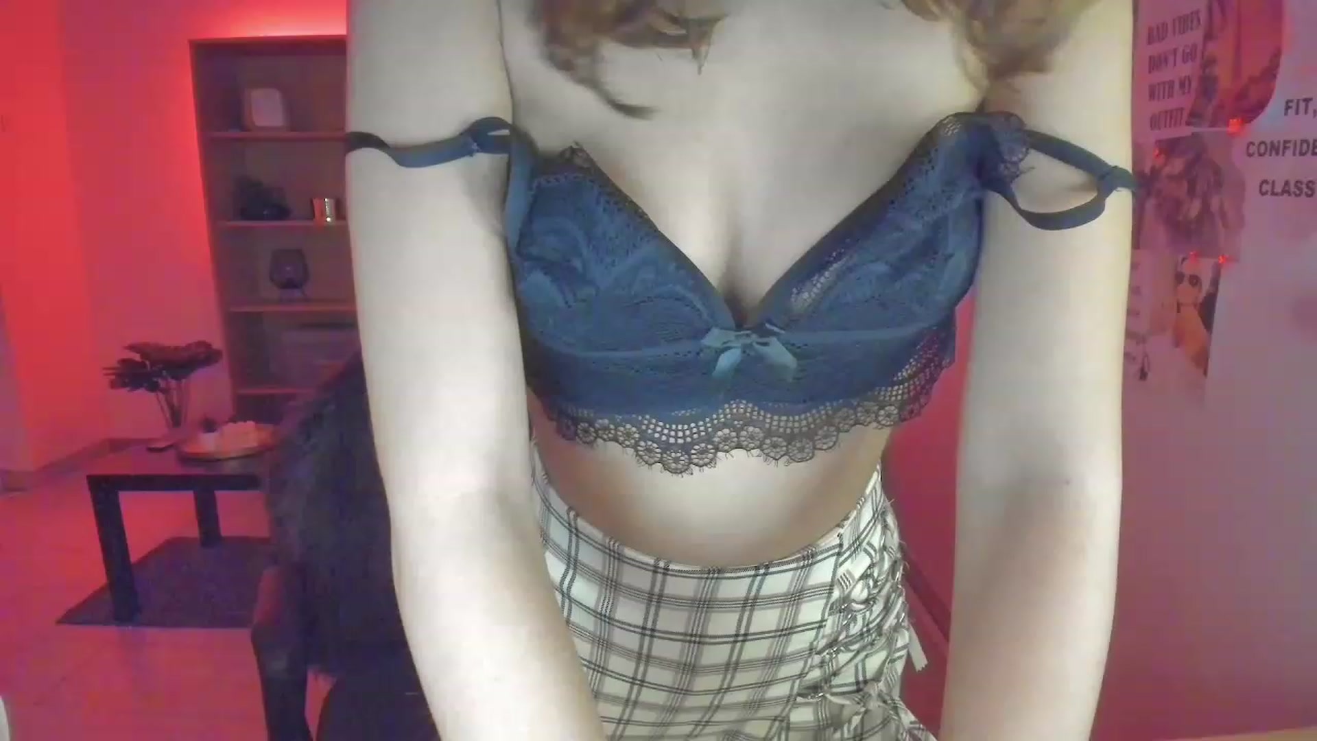 Gallery image thumbnail from Lara_lust18's myfreecams stream on, 03/15/2023, 12:37 image 12 of 20