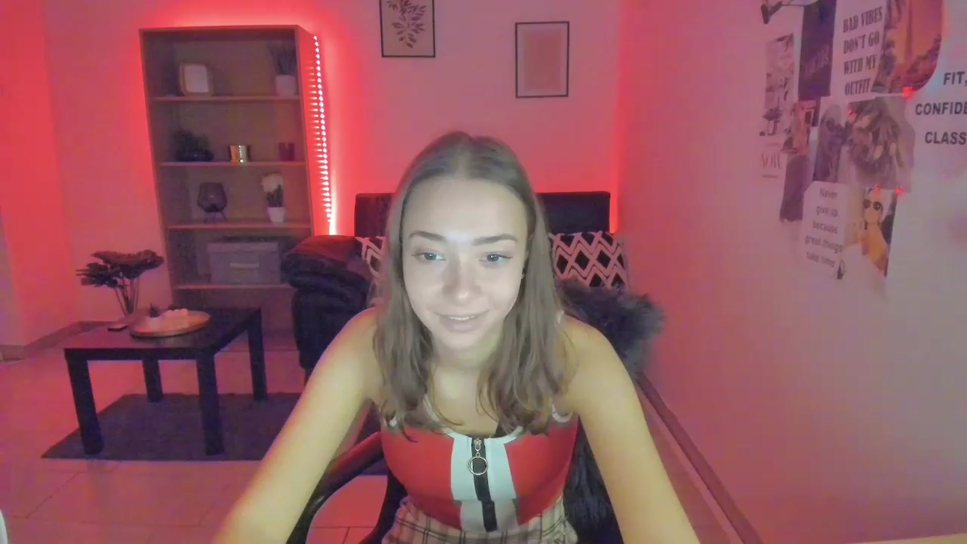 Gallery image thumbnail from Lara_lust18's myfreecams stream on, 03/15/2023, 12:37 image 9 of 20