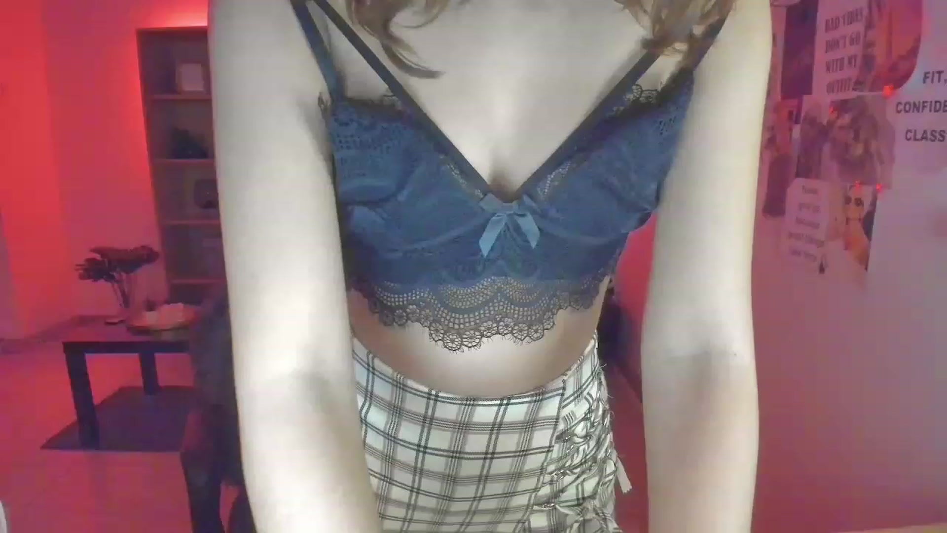 Gallery image thumbnail from Lara_lust18's myfreecams stream on, 03/15/2023, 12:37 image 15 of 20