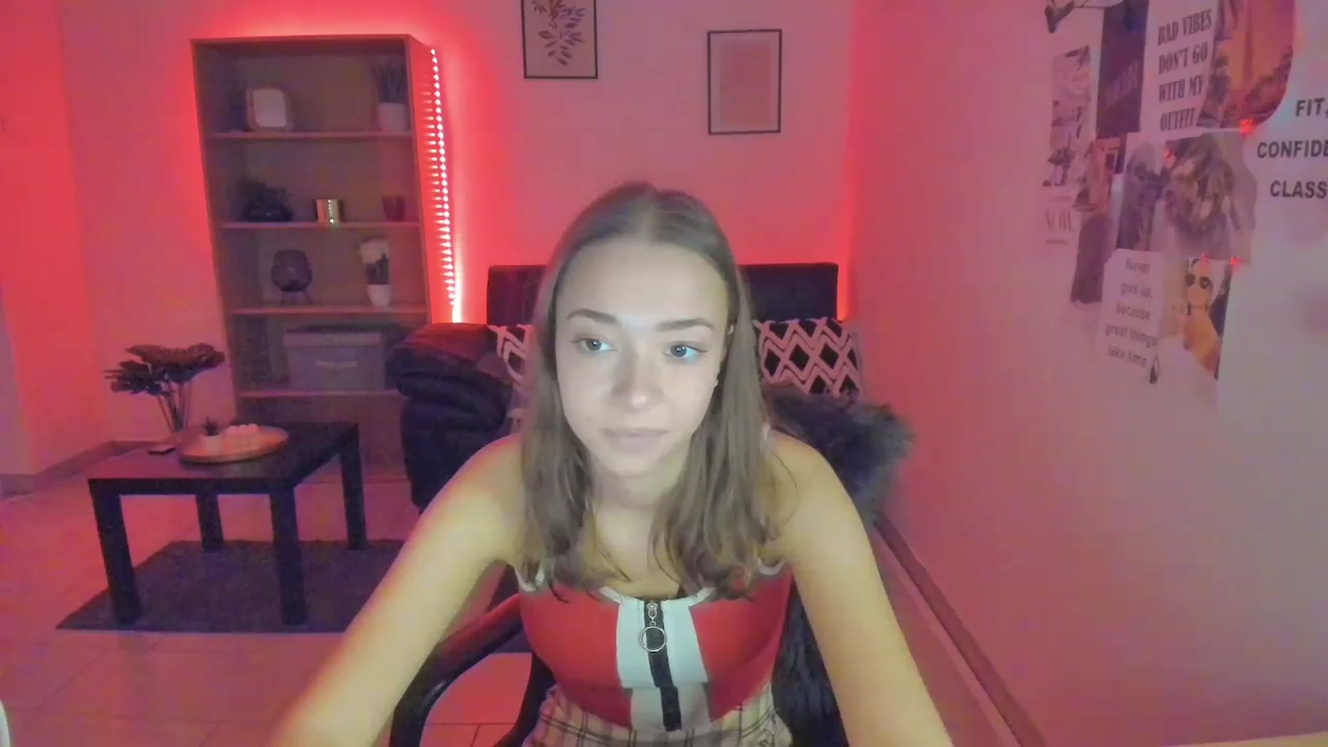 Gallery image thumbnail from Lara_lust18's myfreecams stream on, 03/15/2023, 12:37 image 3 of 20