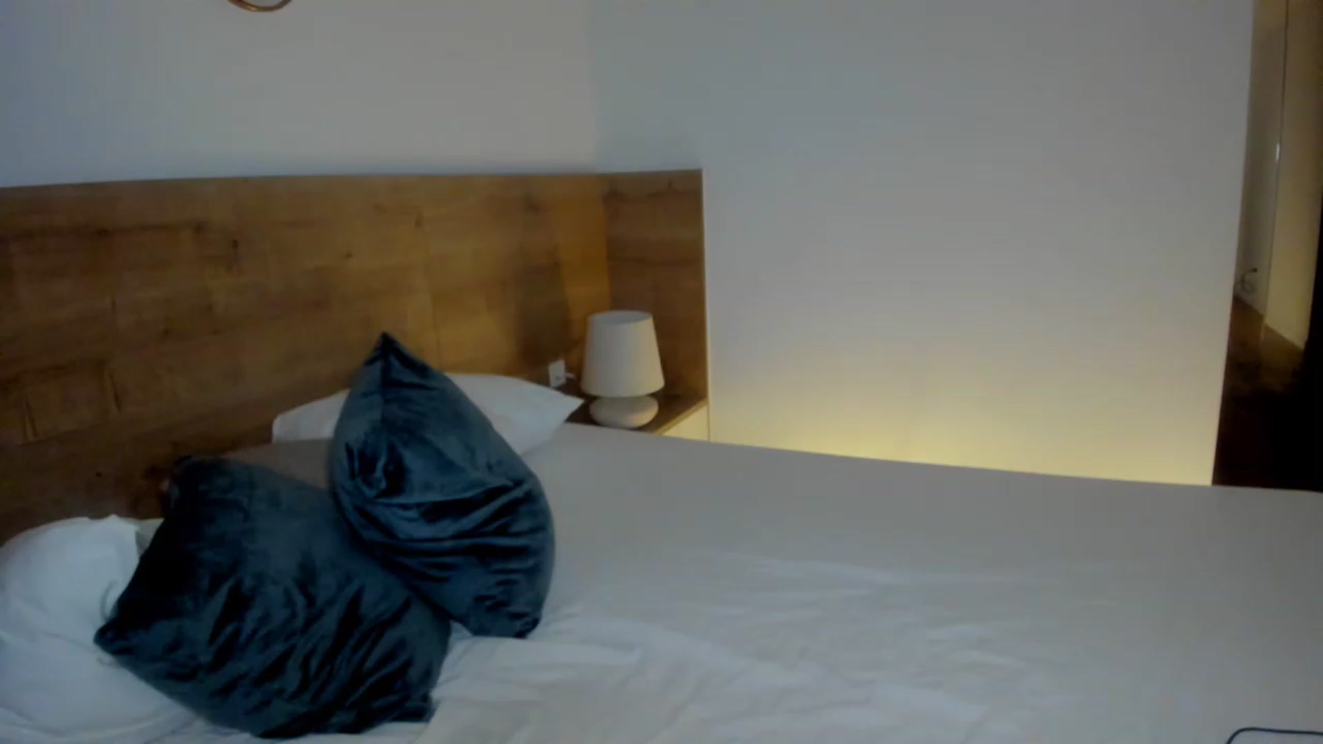 Gallery image thumbnail from Lara_xo's myfreecams stream on, 12/08/2022, 24:44 image 20 of 20