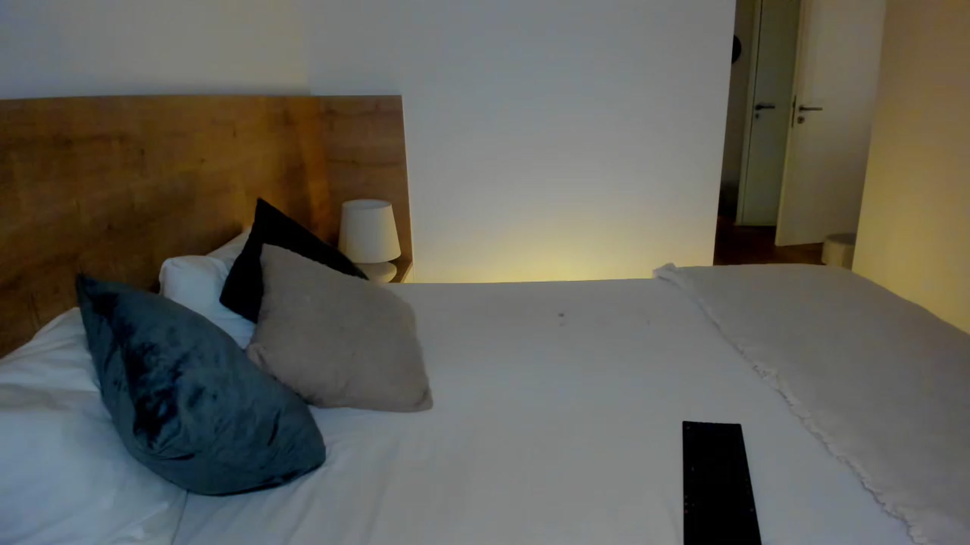 Gallery image thumbnail from Lara_xo's myfreecams stream on, 12/08/2022, 17:32 image 12 of 20
