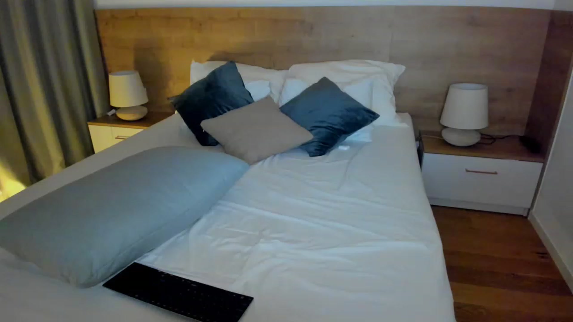Gallery image thumbnail from Lara_xo's myfreecams stream on, 12/11/2022, 24:30 image 11 of 20