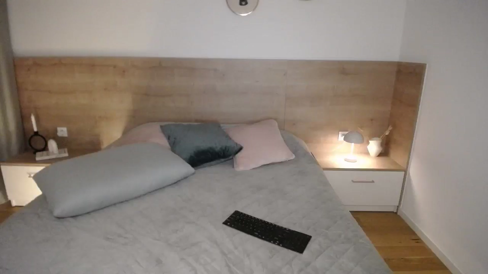Gallery image thumbnail from Lara_xo's myfreecams stream on, 06/26/2024, 18:14 image 12 of 20