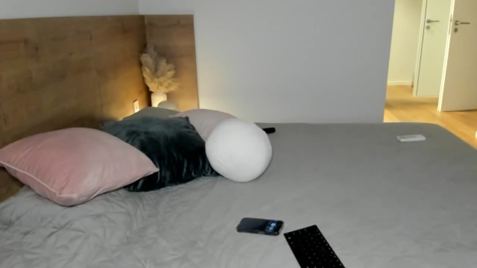 Gallery image thumbnail from Lara_xo's myfreecams stream on, 07/19/2024, 20:26 image 11 of 20