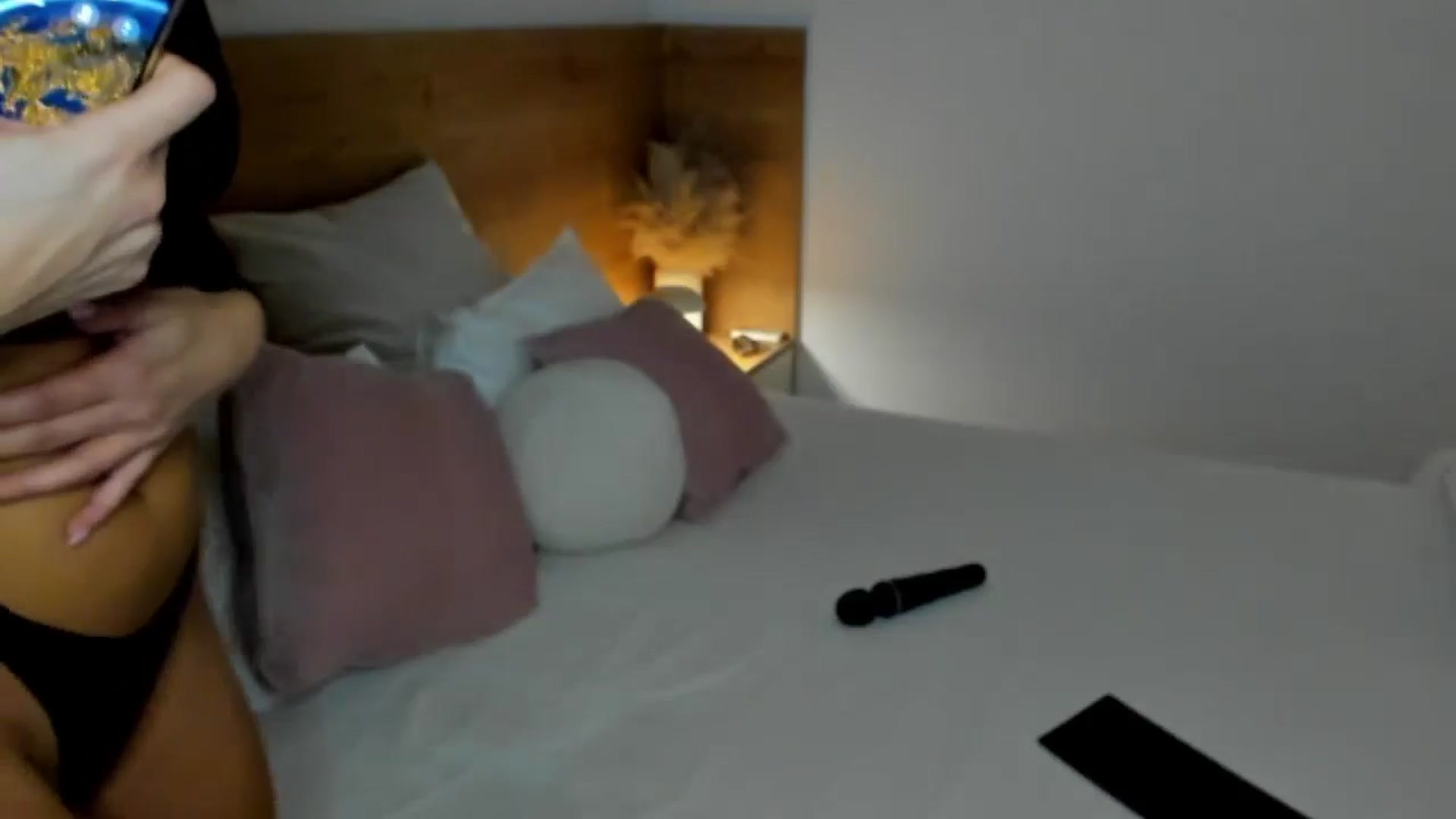 Gallery image thumbnail from Lara_xo's myfreecams stream on, 12/20/2024, 17:47 image 10 of 20