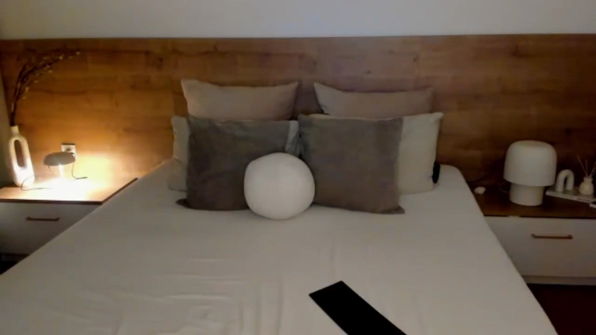 Gallery image thumbnail from Lara_xo's myfreecams stream on, 01/09/2025, 19:54 image 14 of 20