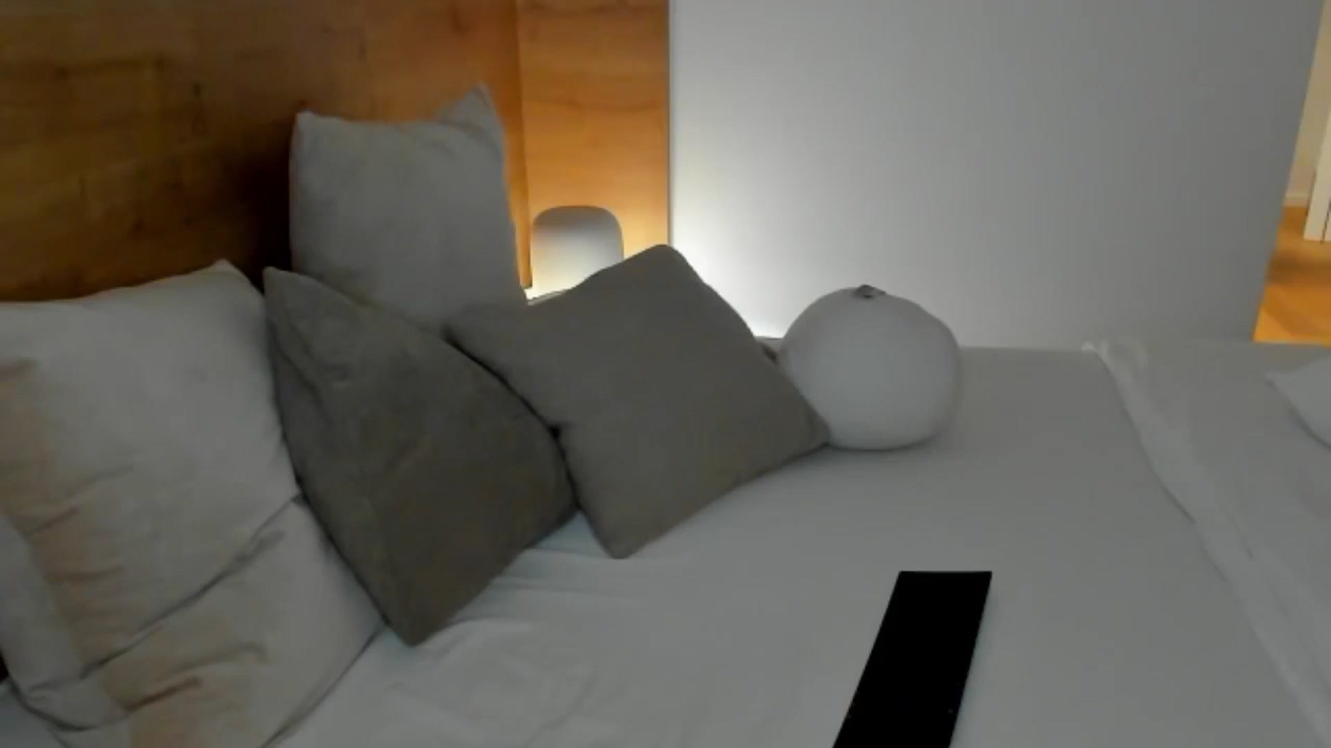 Gallery image thumbnail from Lara_xo's myfreecams stream on, 01/16/2025, 17:55 image 13 of 20