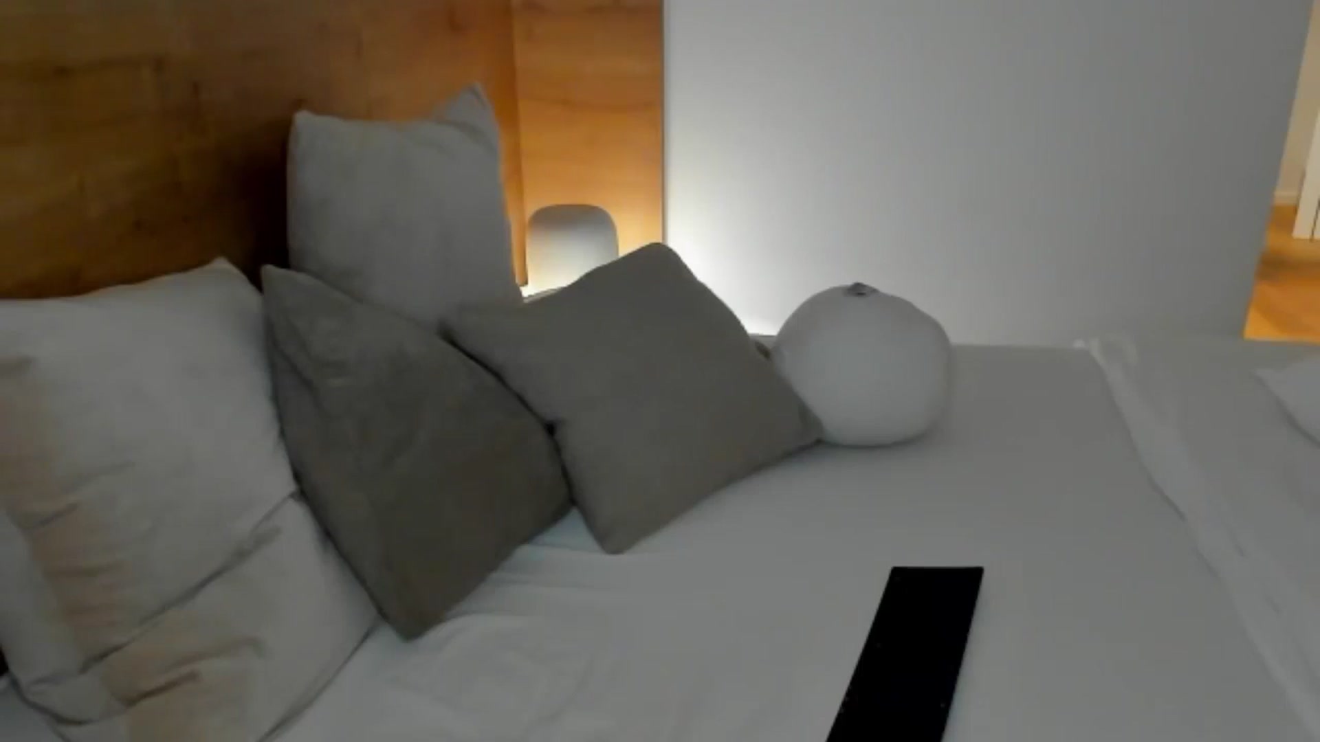 Gallery image thumbnail from Lara_xo's myfreecams stream on, 01/16/2025, 17:55 image 14 of 20