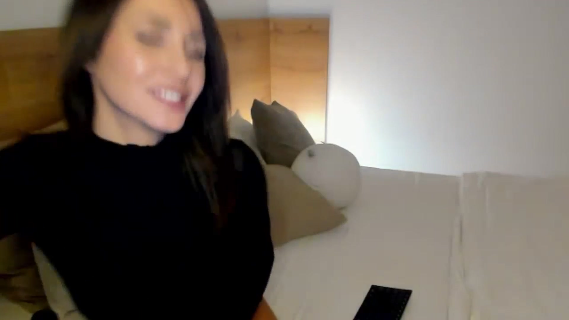 Gallery image thumbnail from Lara_xo's myfreecams stream on, 01/22/2025, 20:43 image 16 of 20