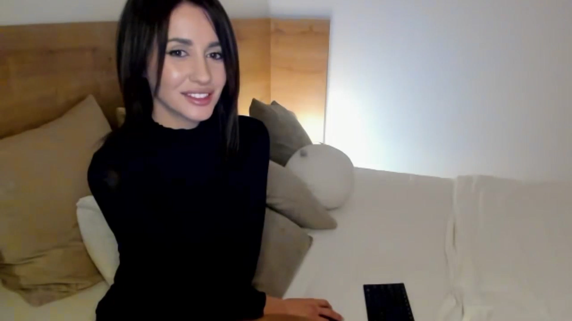 Gallery image thumbnail from Lara_xo's myfreecams stream on, 01/22/2025, 20:43 image 8 of 20