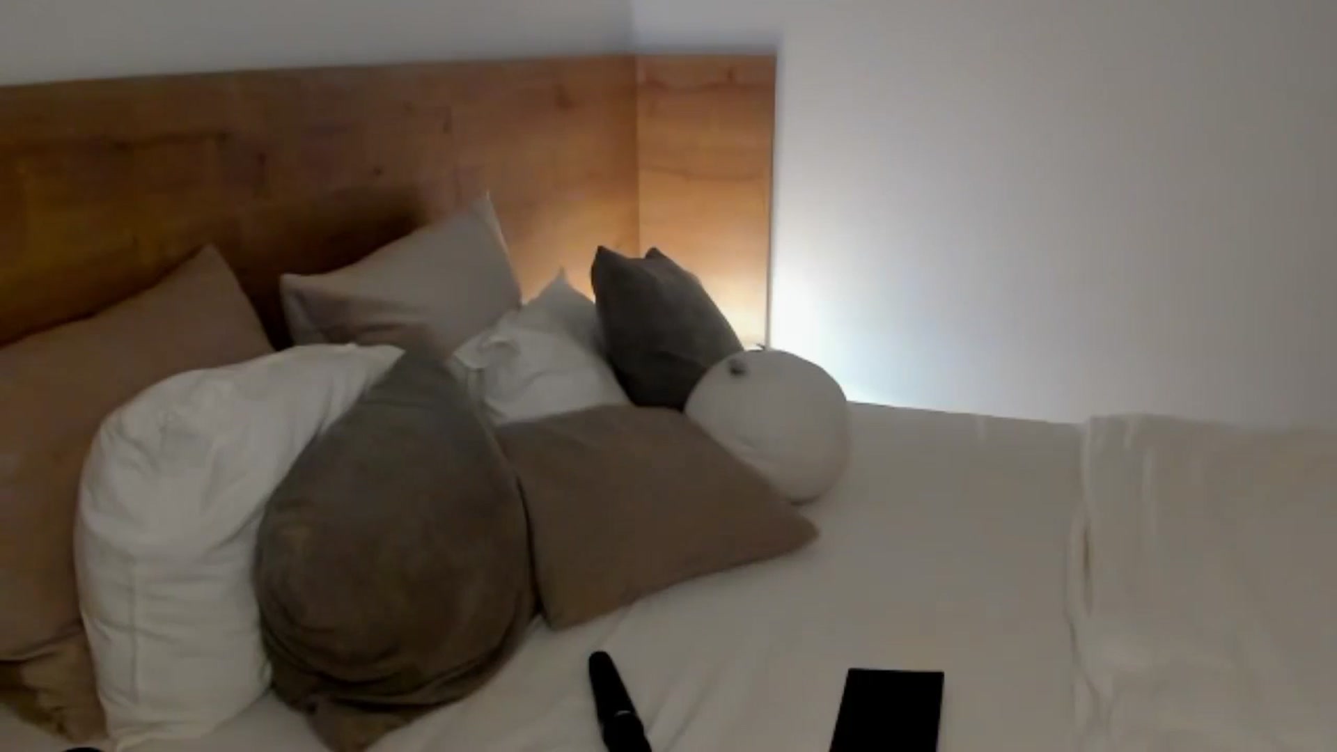 Gallery image thumbnail from Lara_xo's myfreecams stream on, 01/22/2025, 20:43 image 18 of 20