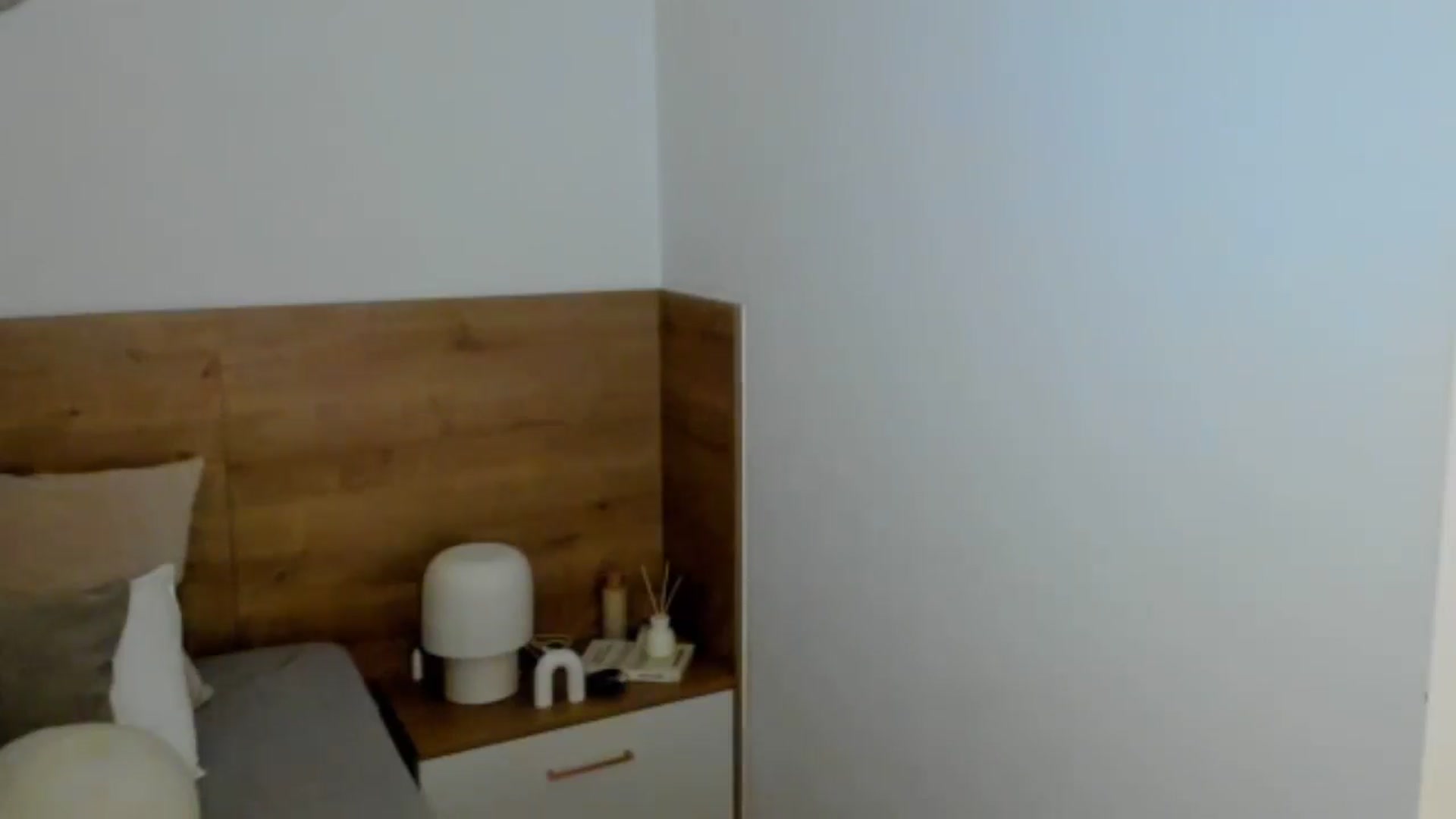 Gallery image thumbnail from Lara_xo's myfreecams stream on, 02/18/2025, 20:19 image 8 of 20