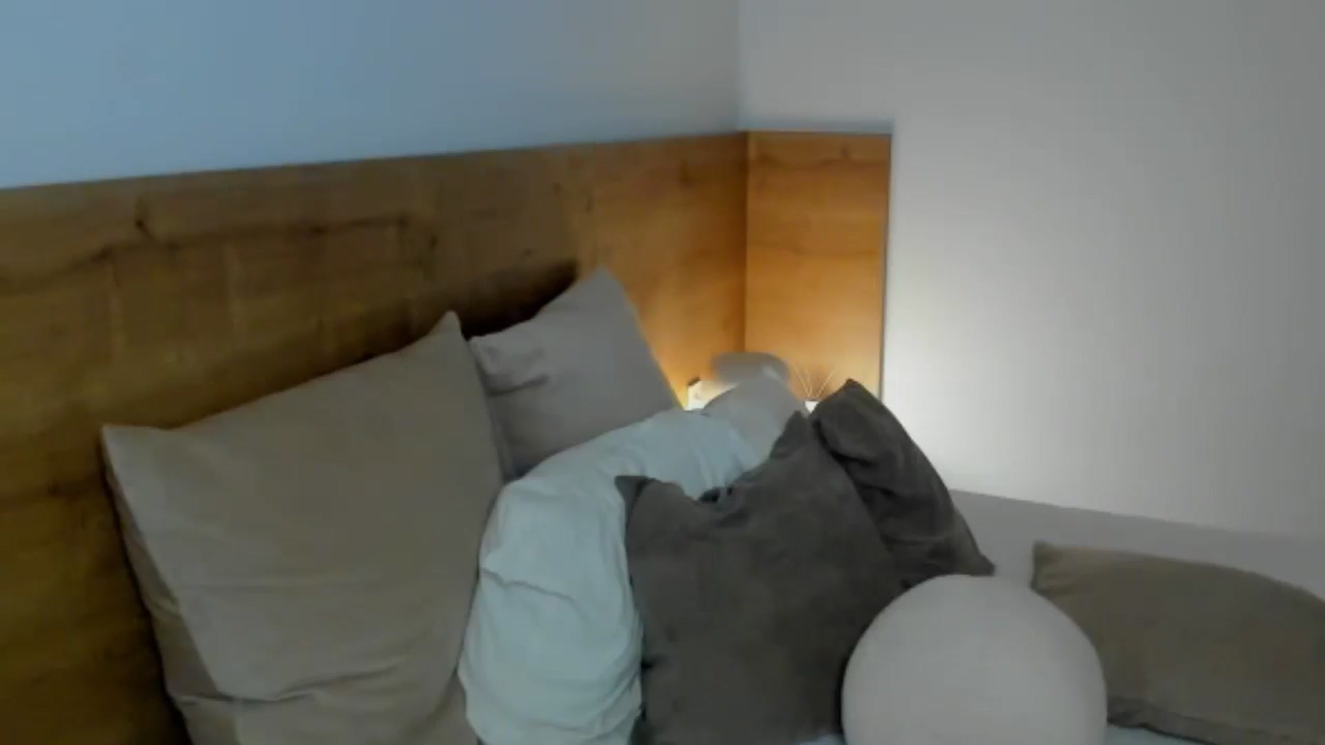 Gallery image thumbnail from Lara_xo's myfreecams stream on, 02/24/2025, 18:29 image 5 of 20