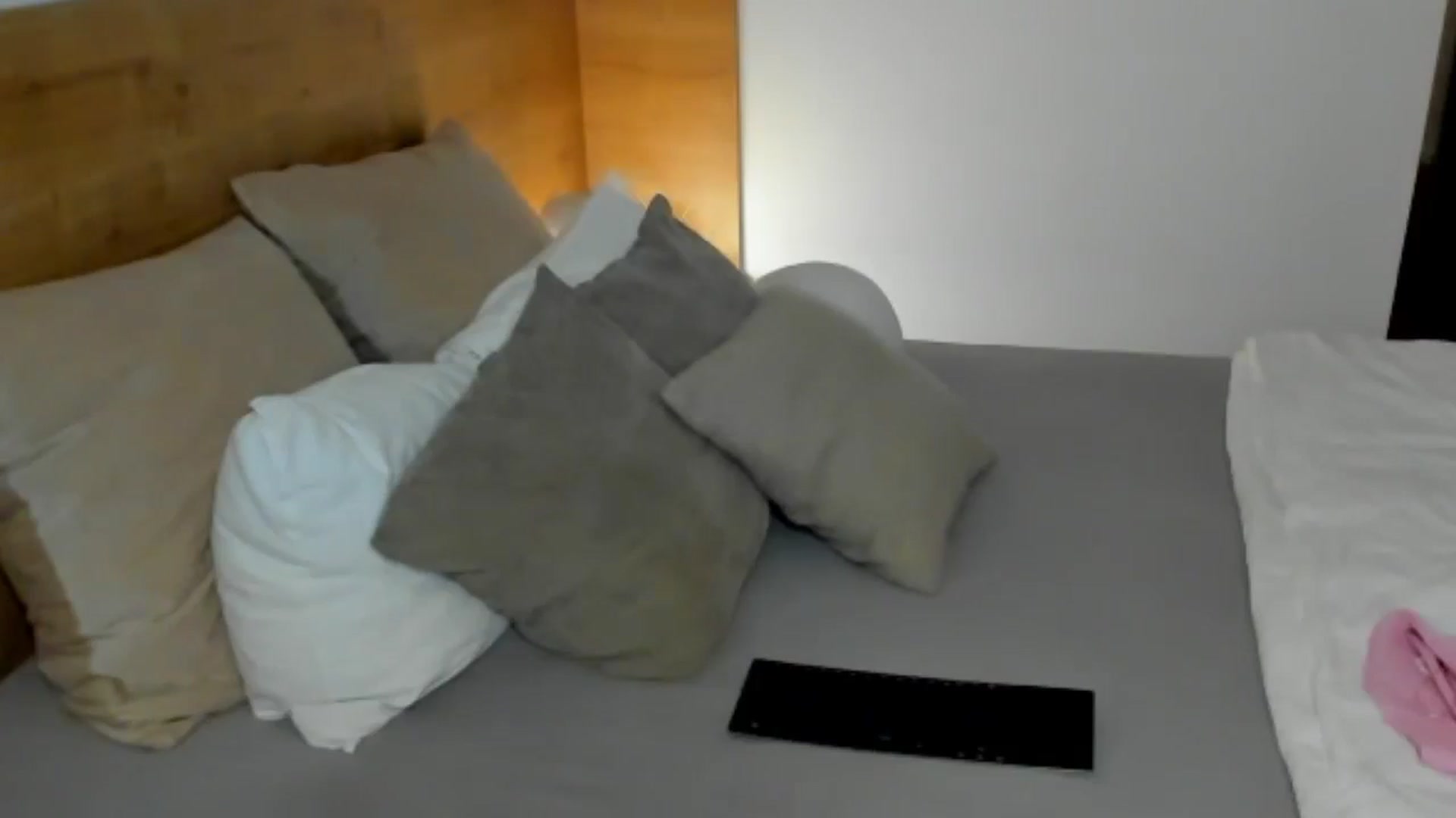 Gallery image thumbnail from Lara_xo's myfreecams stream on, 02/25/2025, 19:35 image 12 of 20