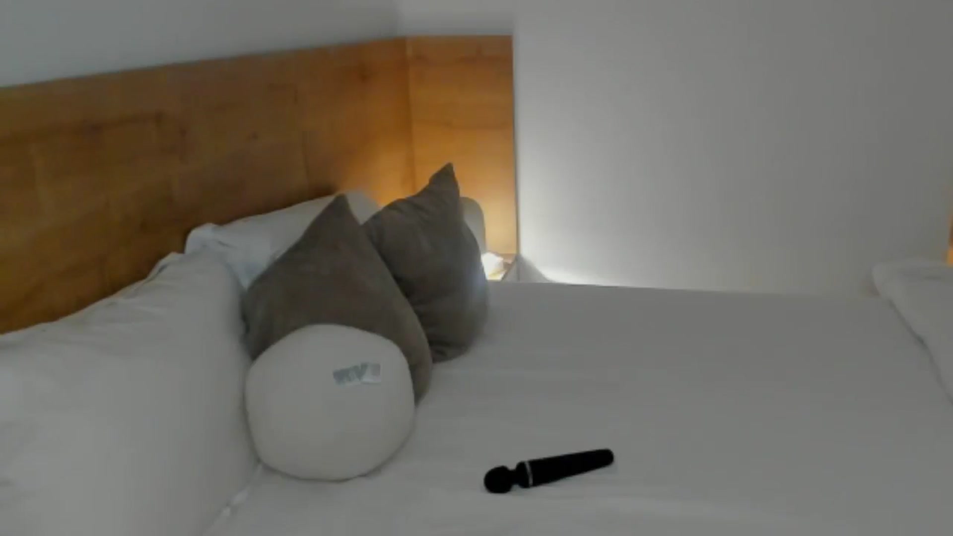 Gallery image thumbnail from Lara_xo's myfreecams stream on, 04/23/2025, 16:20 image 19 of 20