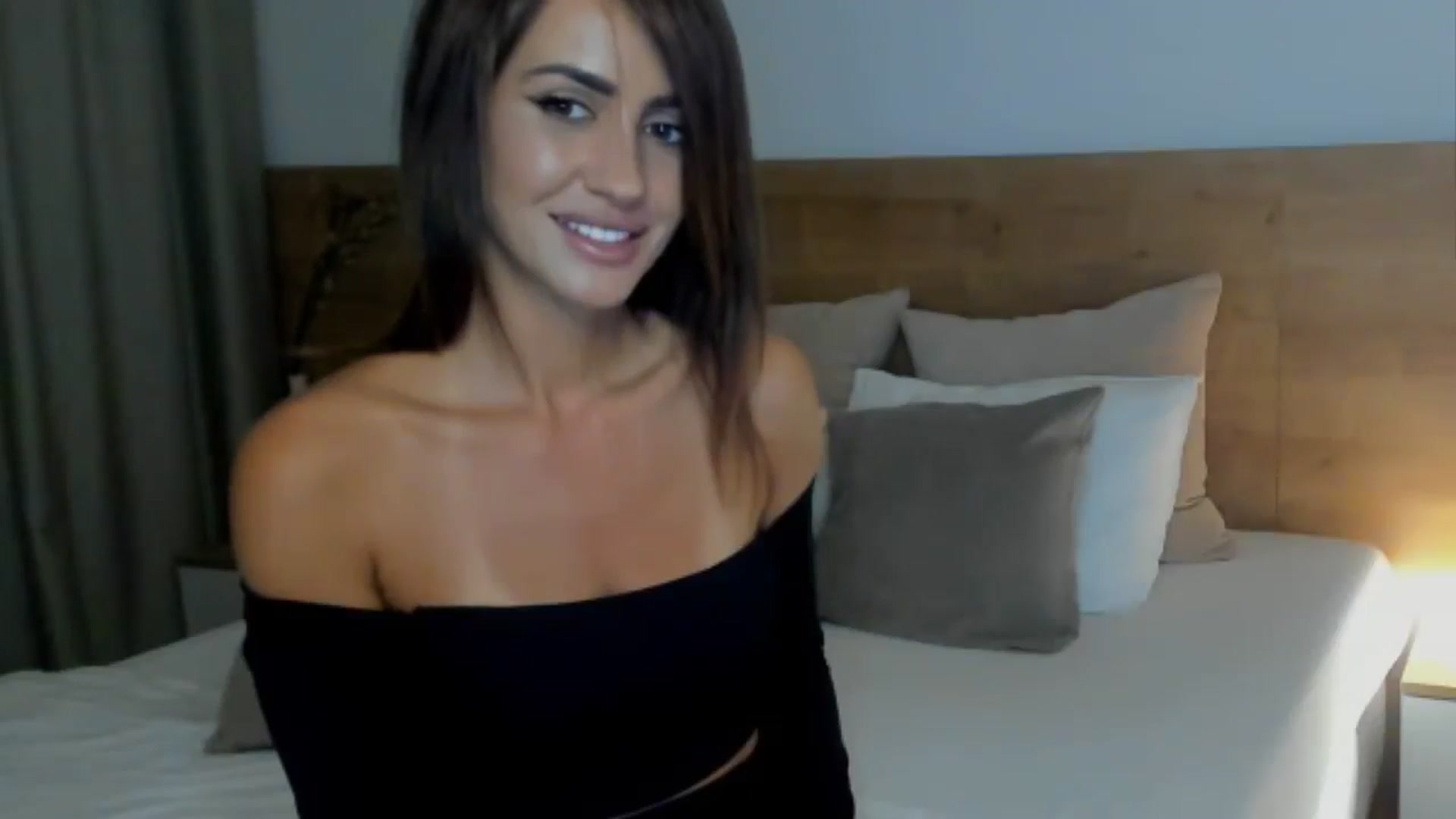 Gallery image thumbnail from Lara_xo's myfreecams stream on, 05/26/2025, 17:32 image 2 of 20