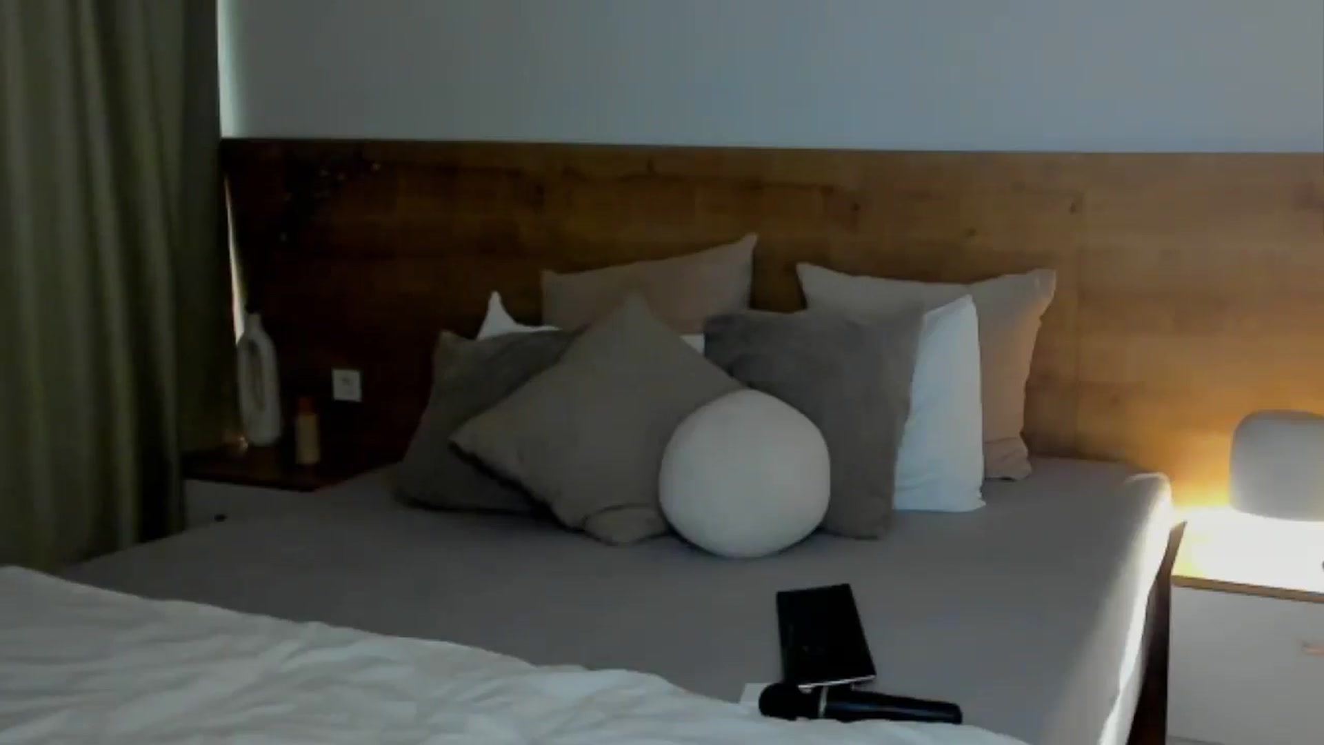 Gallery image thumbnail from Lara_xo's myfreecams stream on, 05/29/2025, 17:37 image 4 of 20