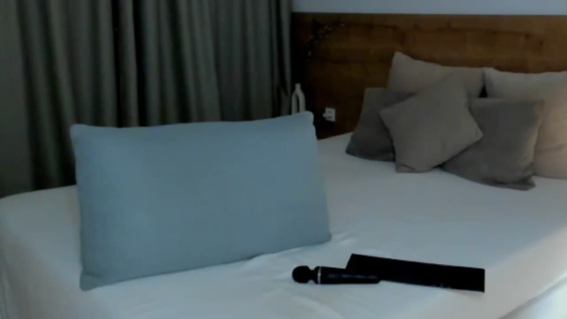 Gallery image thumbnail from Lara_xo's myfreecams stream on, 06/08/2025, 01:12 image 6 of 20