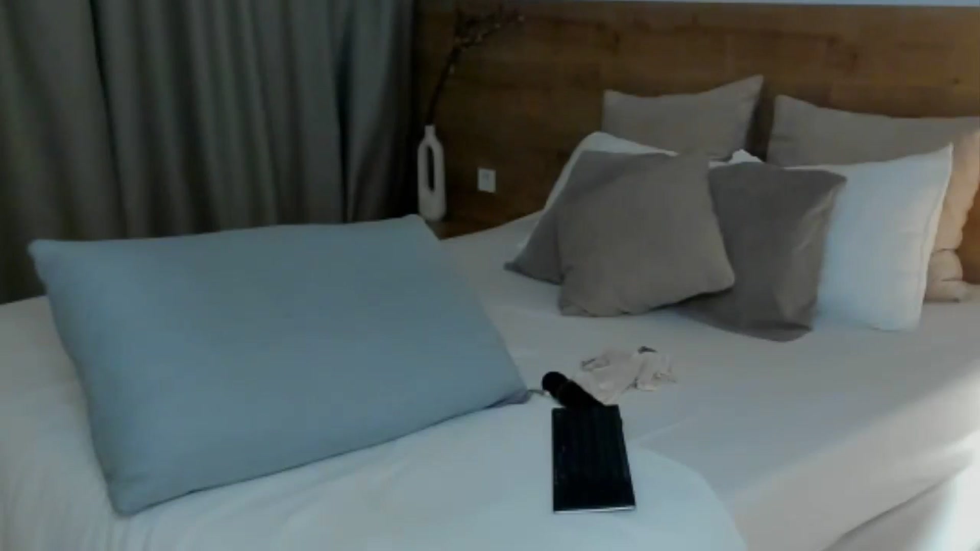 Gallery image thumbnail from Lara_xo's myfreecams stream on, 06/09/2025, 19:35 image 18 of 20