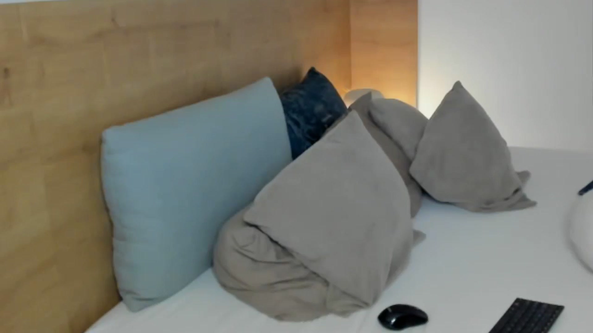 Gallery image thumbnail from Lara_xo's myfreecams stream on, 06/19/2025, 17:14 image 8 of 20