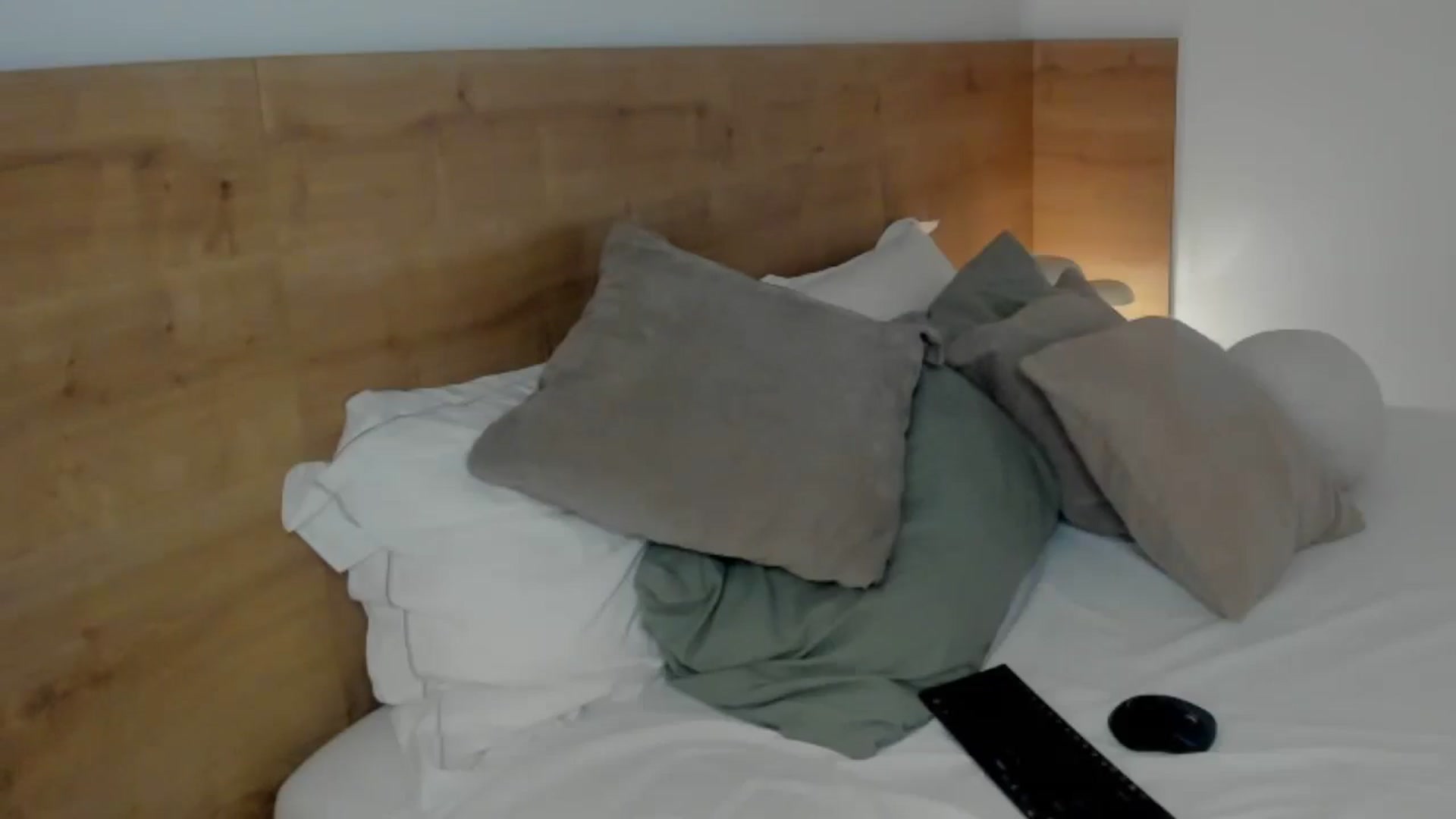 Gallery image thumbnail from Lara_xo's myfreecams stream on, 07/03/2025, 08:27 image 13 of 20