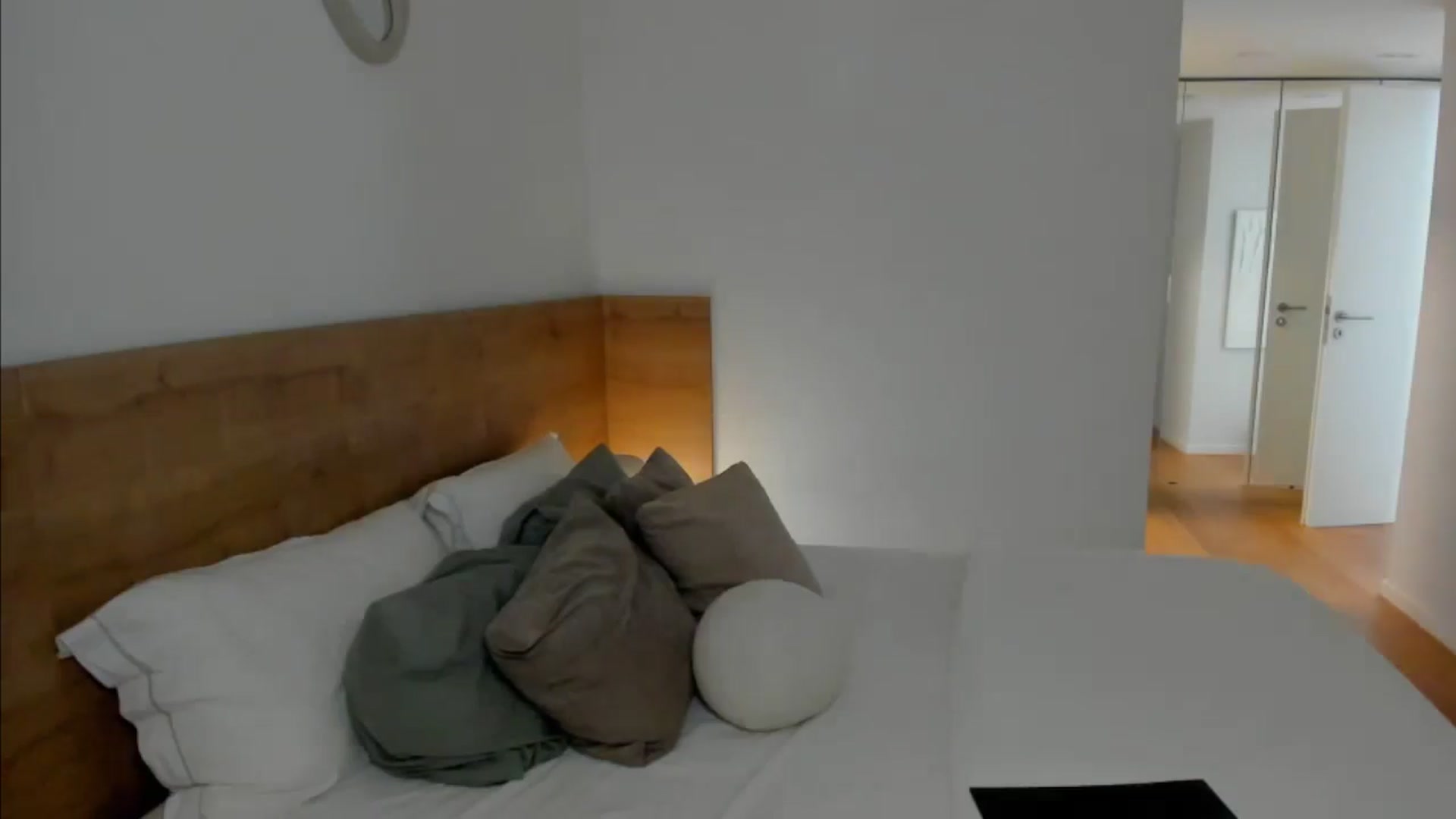 Gallery image thumbnail from Lara_xo's myfreecams stream on, 07/06/2025, 14:20 image 14 of 20