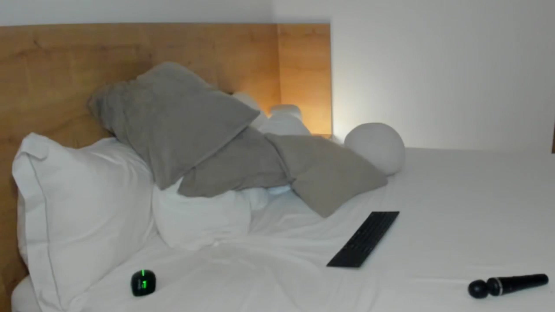 Gallery image thumbnail from Lara_xo's myfreecams stream on, 07/07/2025, 17:30 image 16 of 20