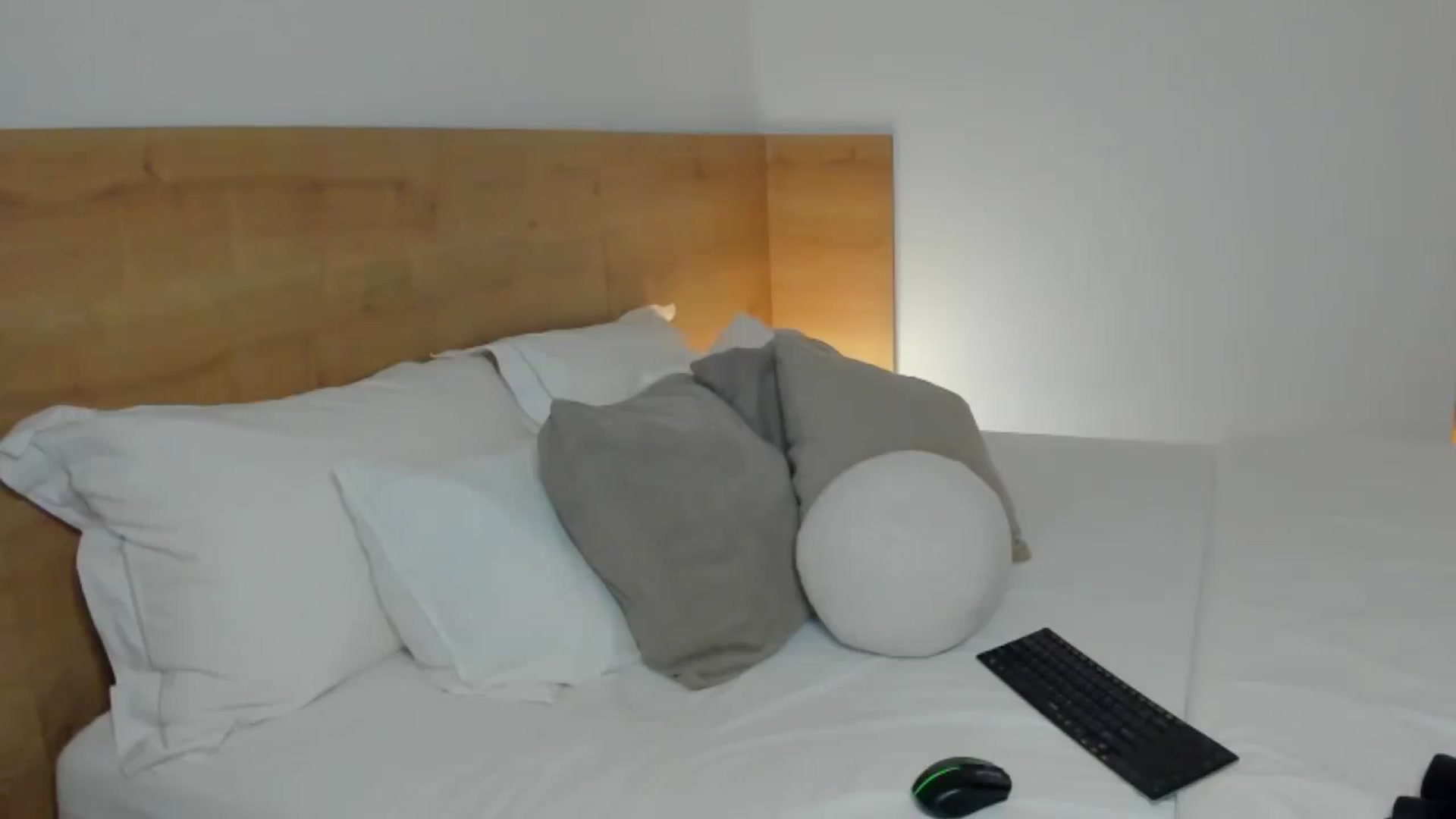Gallery image thumbnail from Lara_xo's myfreecams stream on, 07/08/2025, 18:10 image 8 of 20