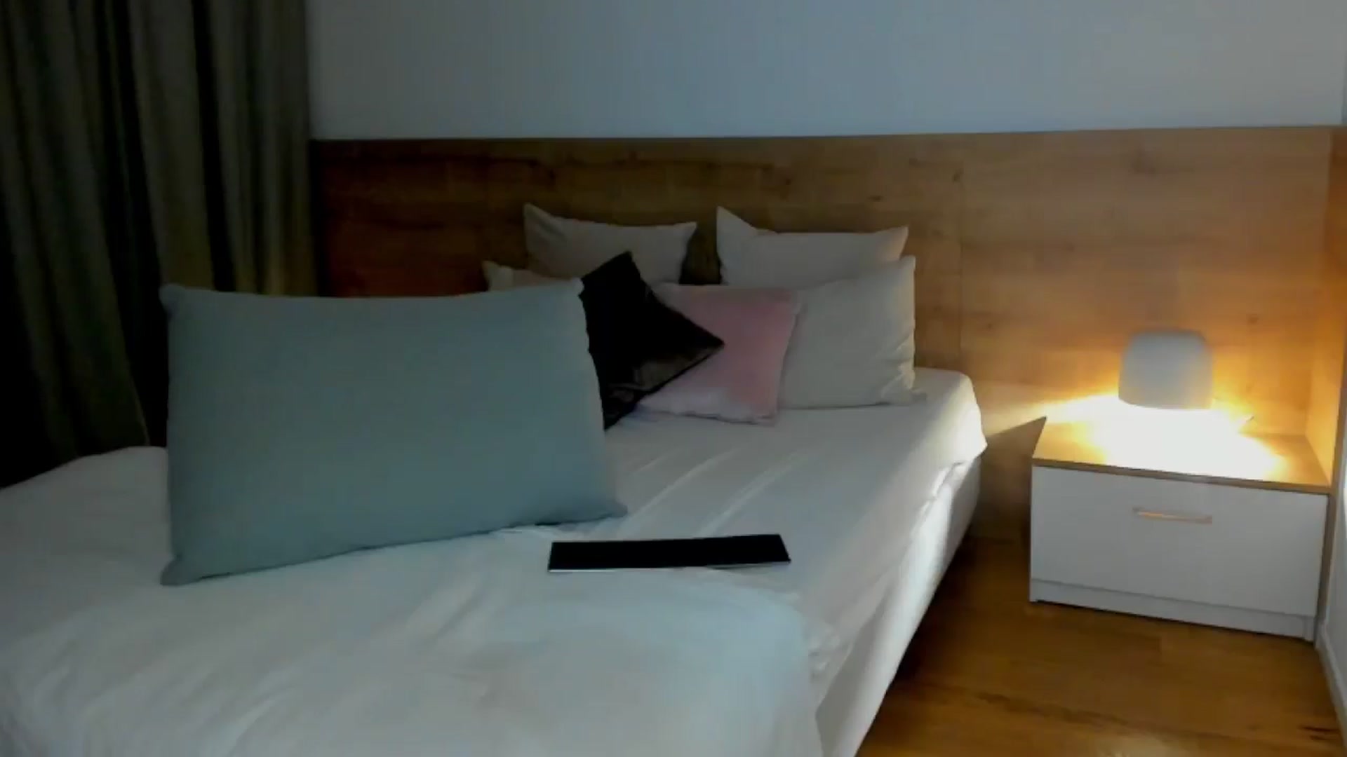 Gallery image thumbnail from Lara_xo's myfreecams stream on, 07/12/2025, 23:57 image 10 of 20