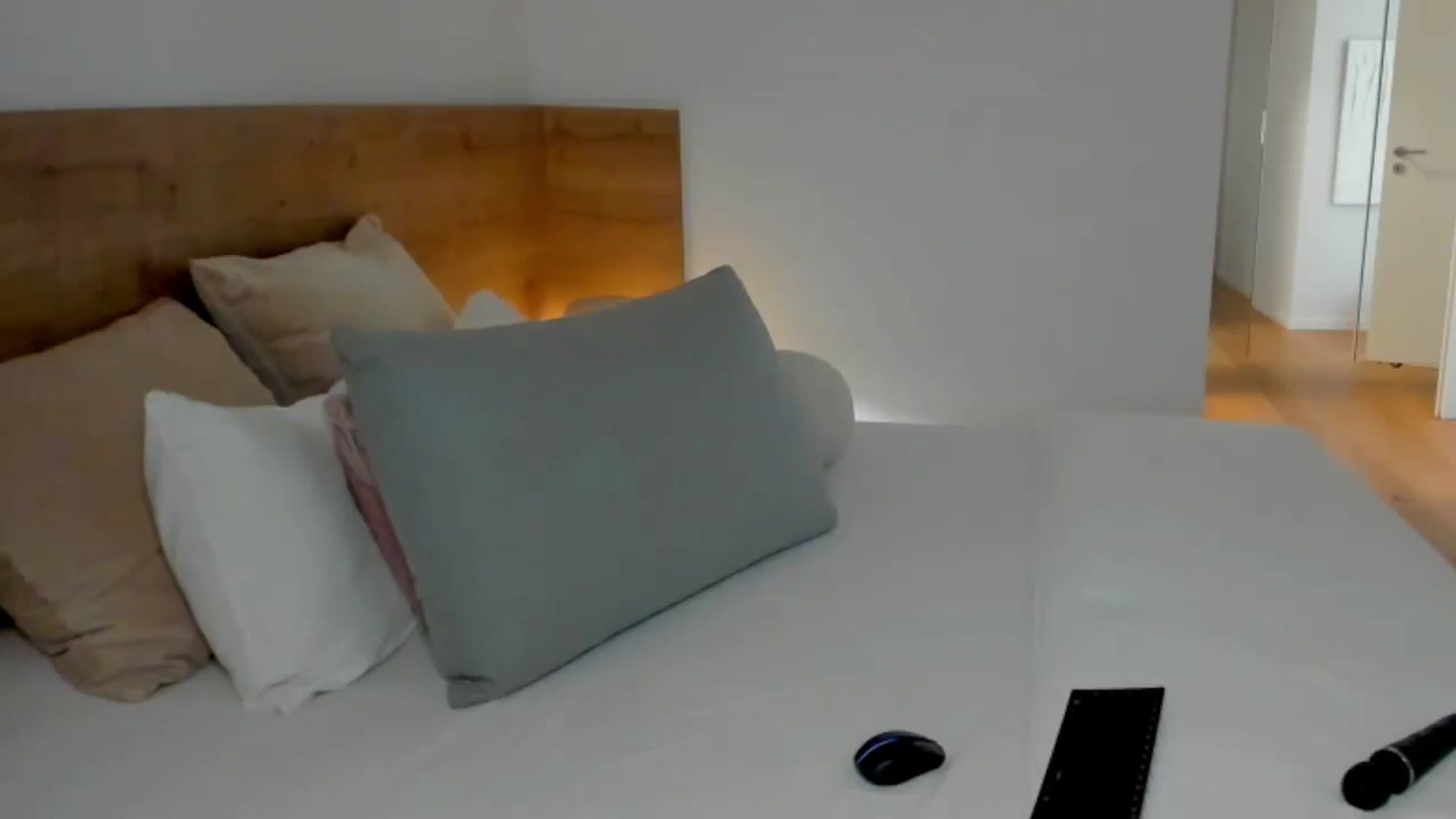 Gallery image thumbnail from Lara_xo's myfreecams stream on, 07/14/2025, 15:03 image 11 of 20