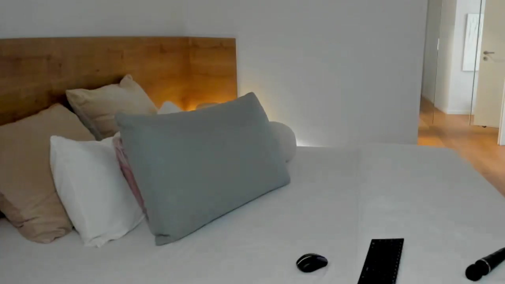 Gallery image thumbnail from Lara_xo's myfreecams stream on, 07/14/2025, 15:03 image 12 of 20