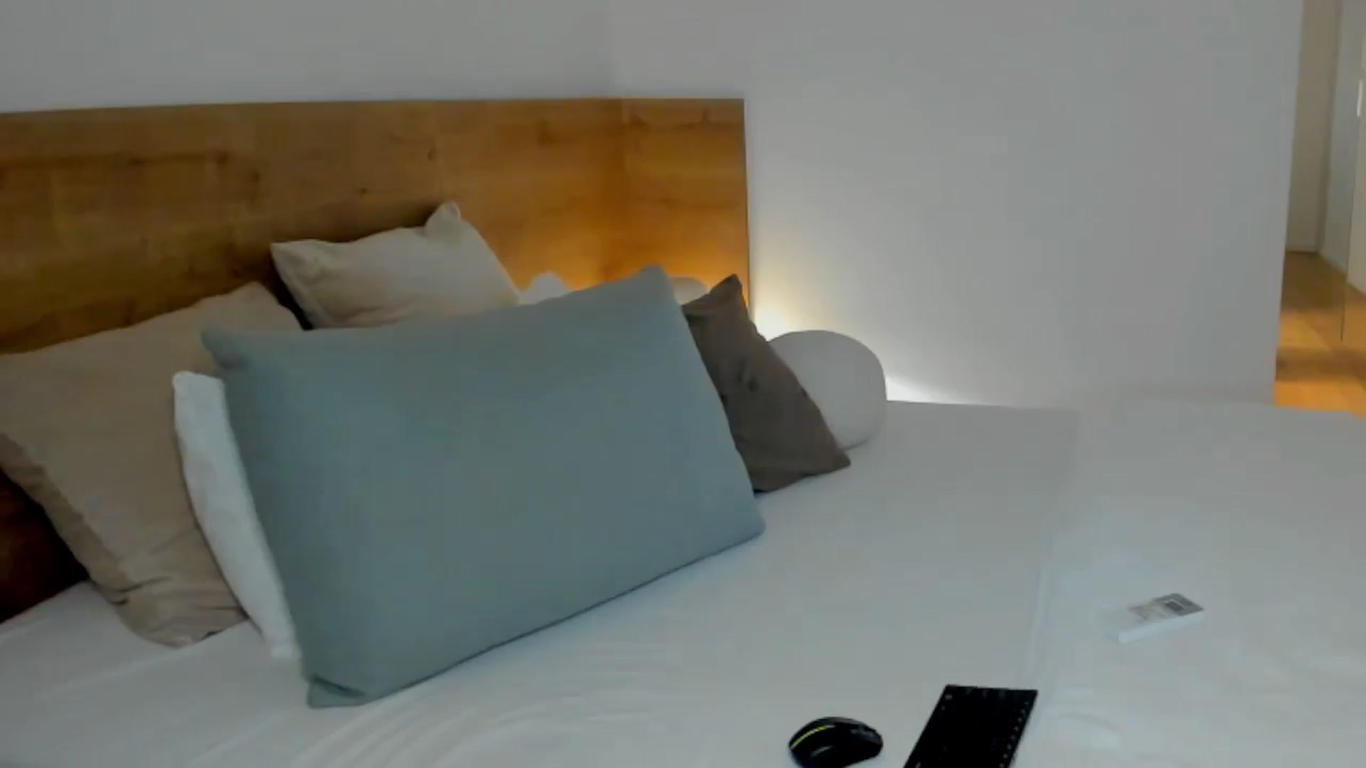 Gallery image thumbnail from Lara_xo's myfreecams stream on, 07/14/2025, 17:07 image 11 of 20