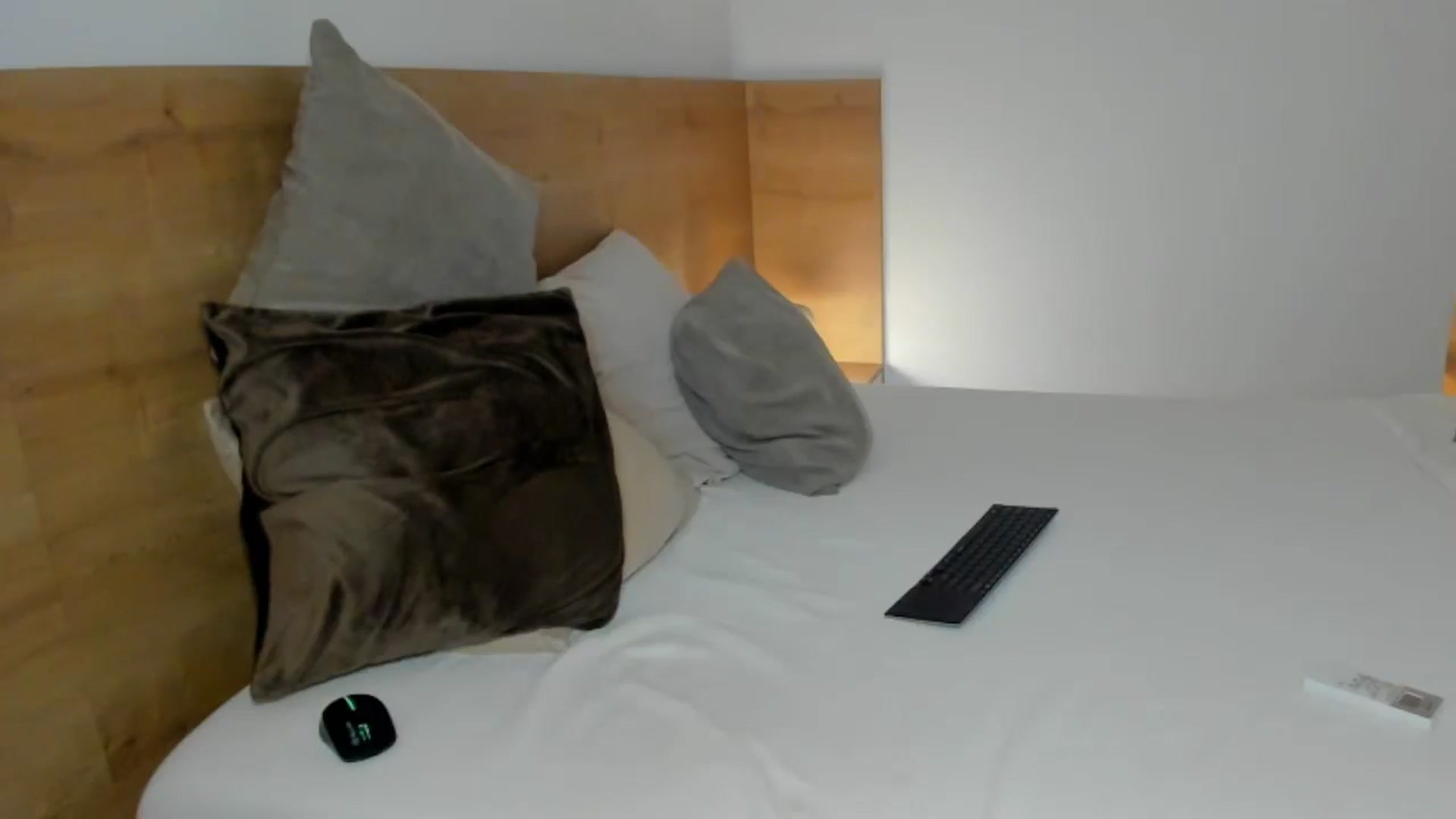 Gallery image thumbnail from Lara_xo's myfreecams stream on, 07/18/2025, 22:24 image 7 of 20