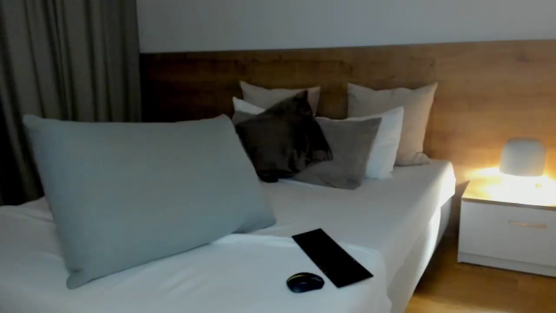 Gallery image thumbnail from Lara_xo's myfreecams stream on, 07/22/2025, 18:31 image 12 of 20
