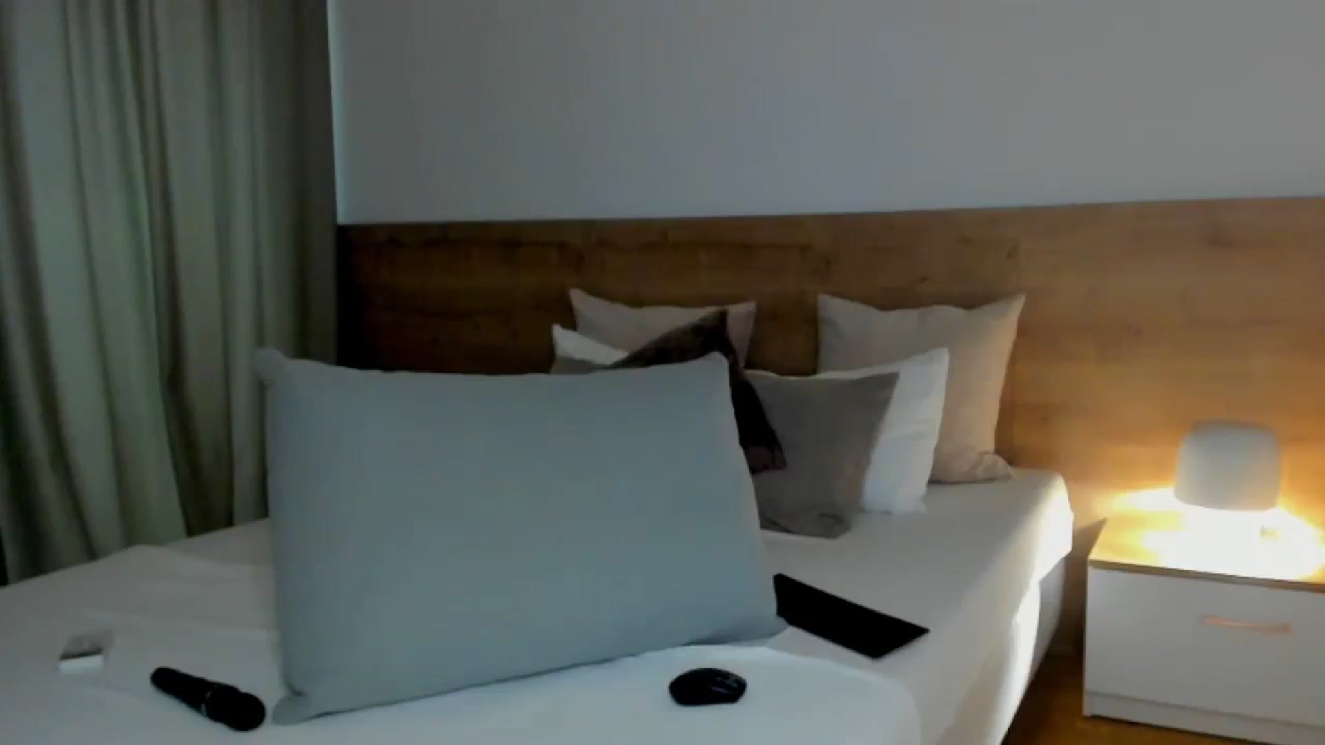 Gallery image thumbnail from Lara_xo's myfreecams stream on, 07/22/2025, 18:31 image 2 of 20