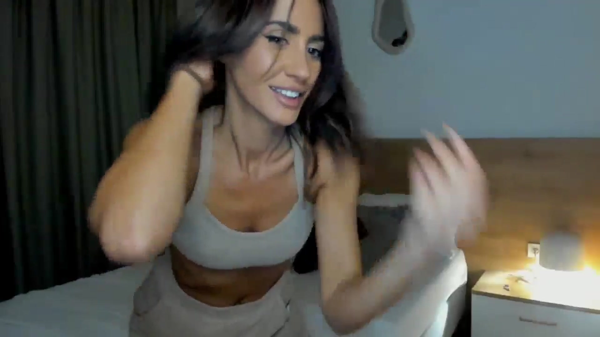 Gallery image thumbnail from Lara_xo's myfreecams stream on, 08/01/2025, 20:46 image 13 of 20
