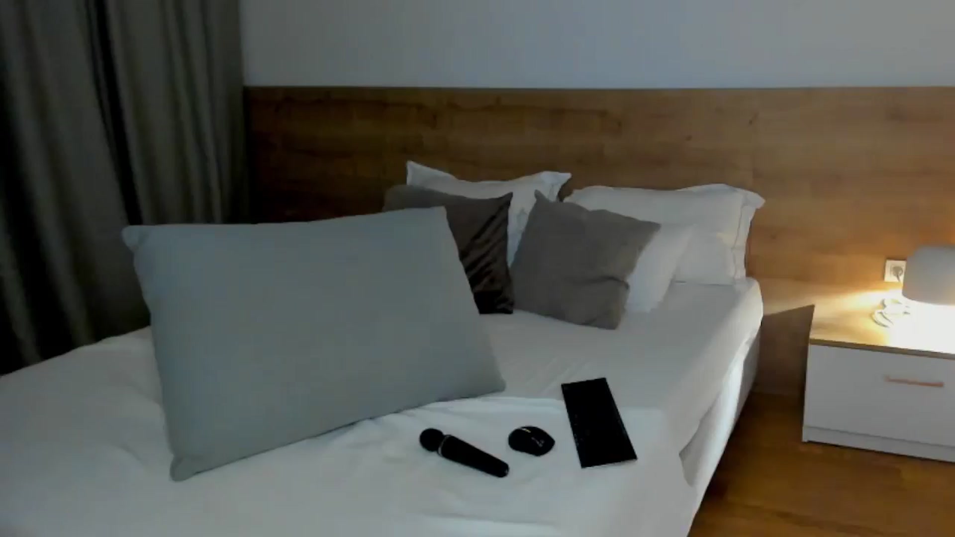 Gallery image thumbnail from Lara_xo's myfreecams stream on, 08/09/2025, 23:43 image 11 of 20