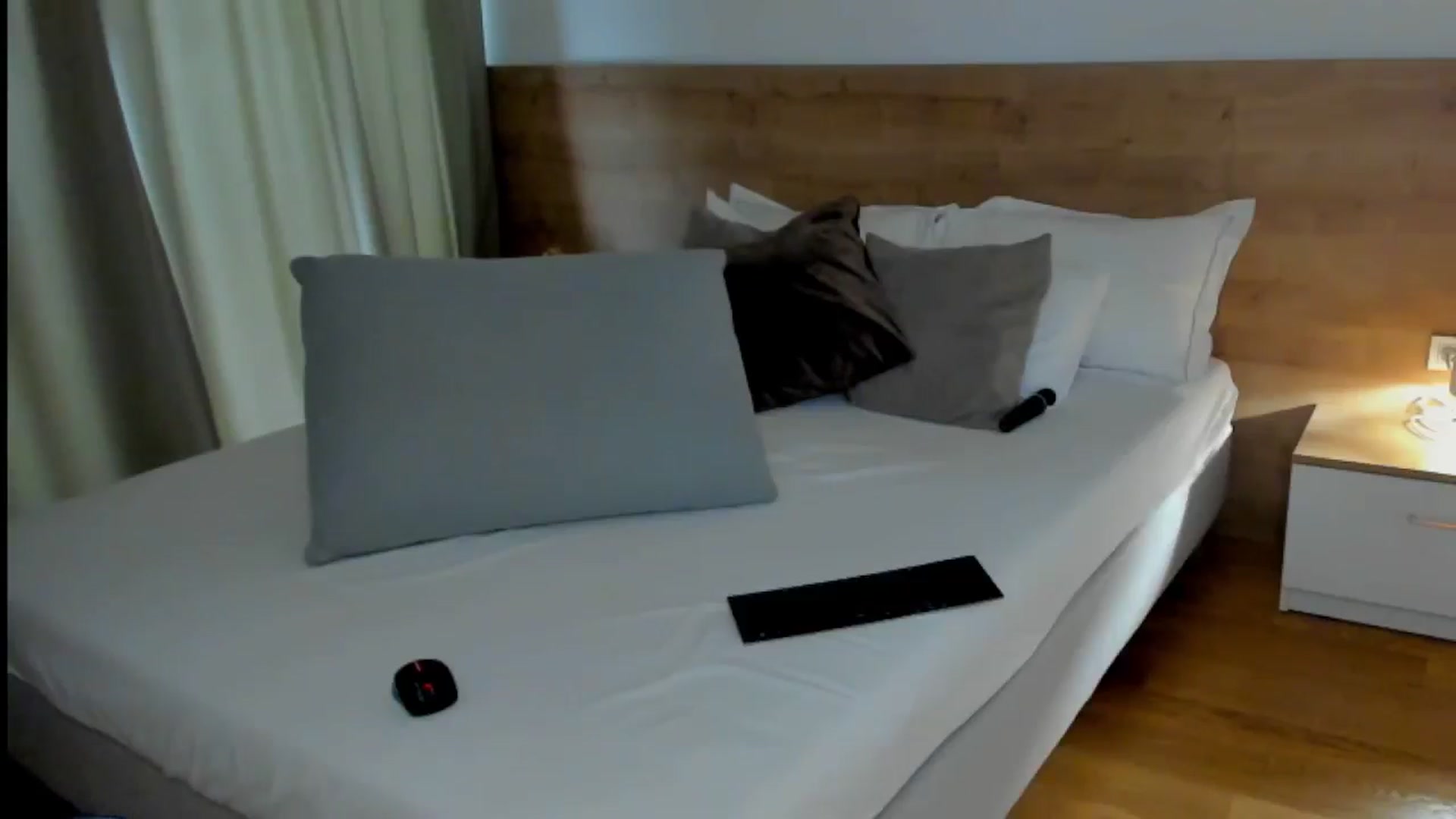 Gallery image thumbnail from Lara_xo's myfreecams stream on, 08/12/2025, 15:52 image 5 of 20