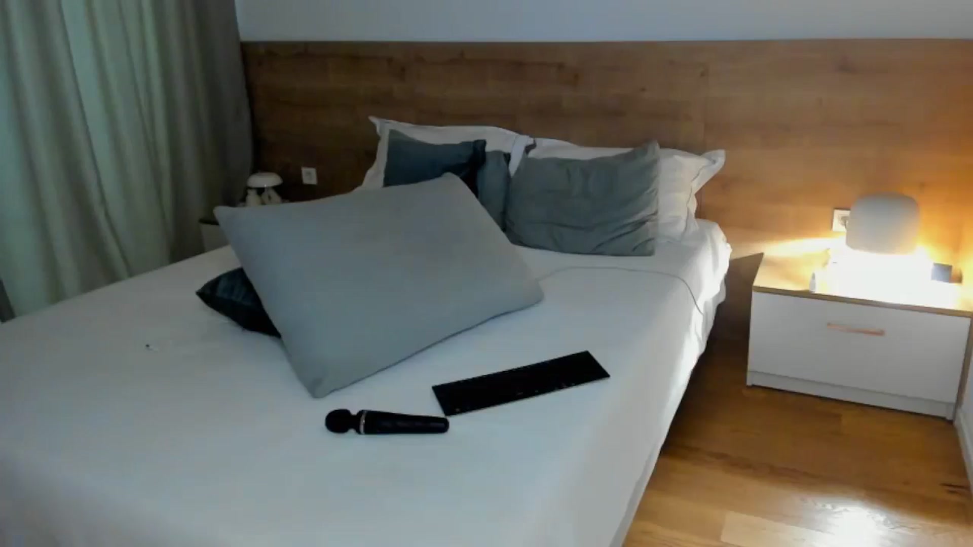 Gallery image thumbnail from Lara_xo's myfreecams stream on, 08/28/2025, 16:46 image 12 of 20